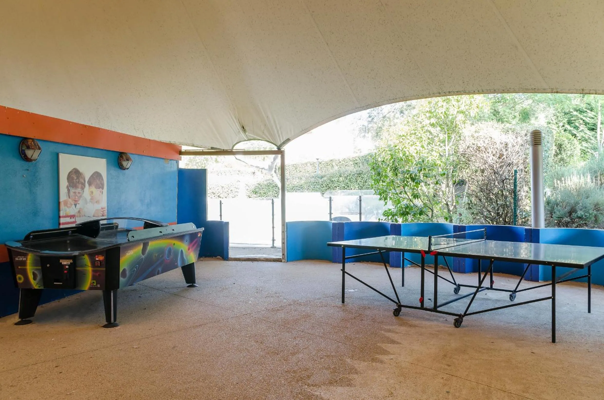 Table tennis in SOWELL Family Le Vallon