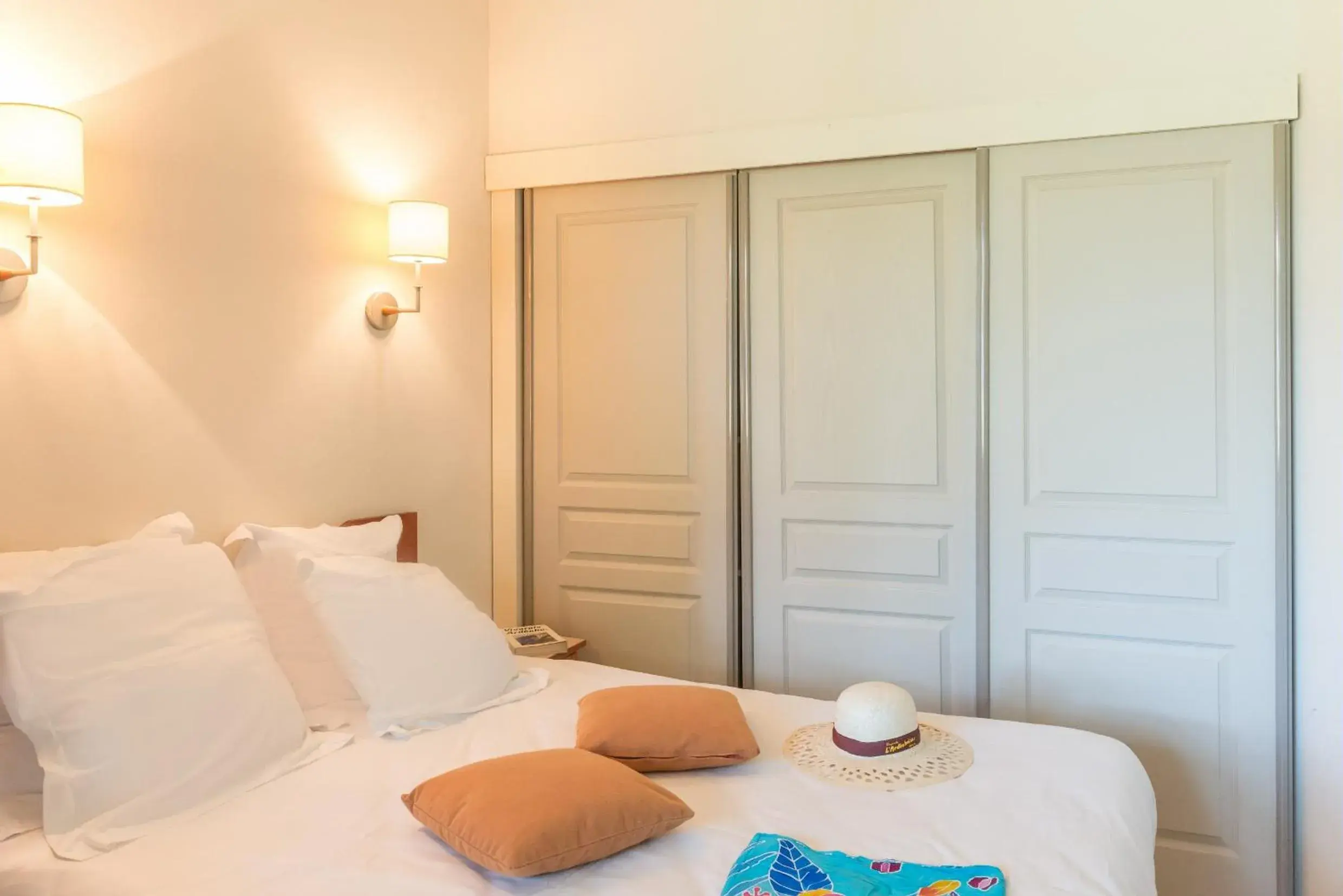 Bedroom, Bed in SOWELL HOTELS Ardèche Bedroom, Bed in SOWELL HOTELS Ardèche