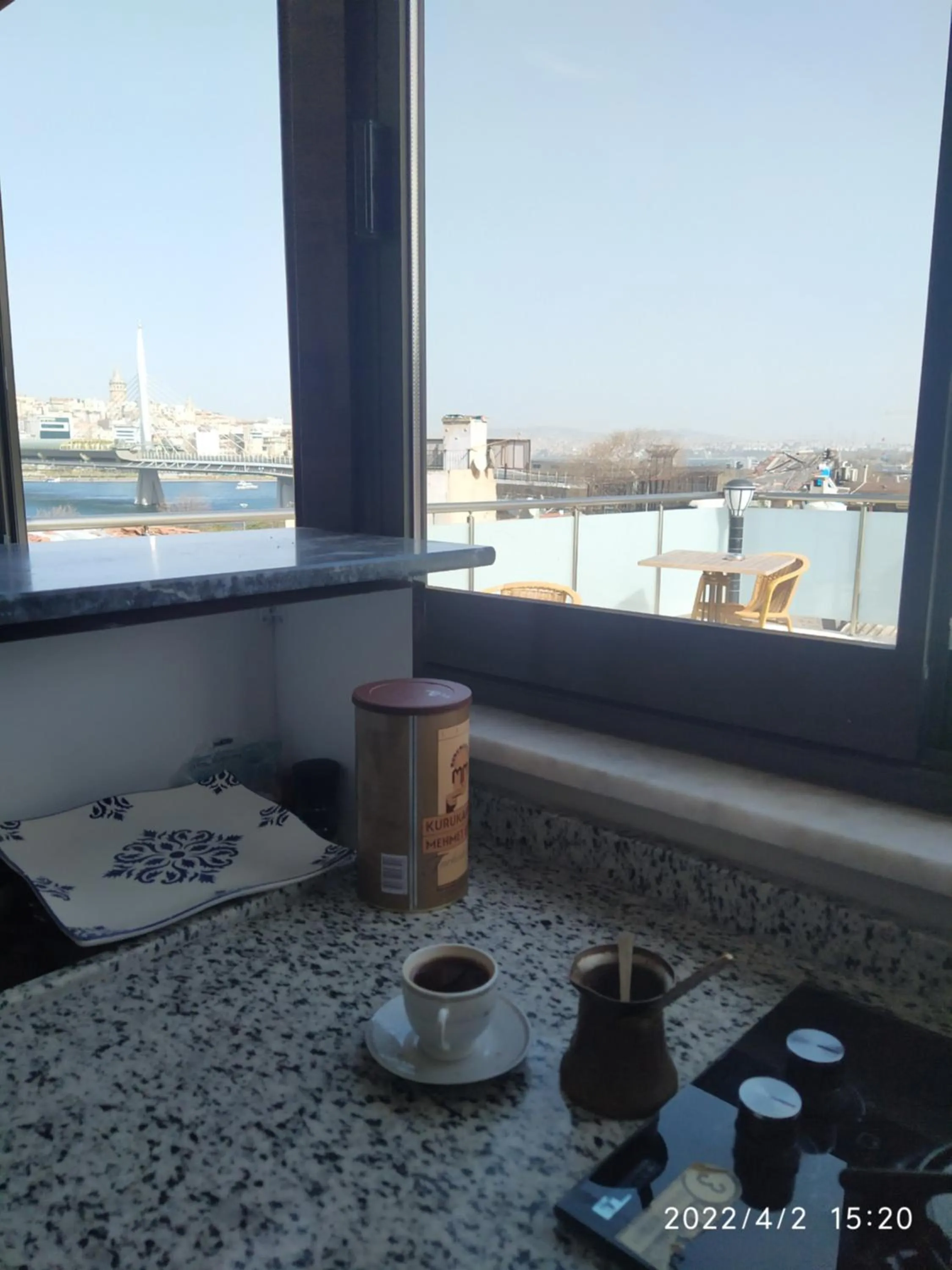 Communal kitchen in BoNaMi Hotel