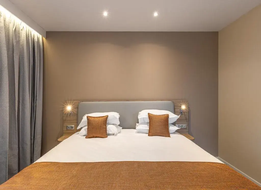 Bed in Holiday Inn Express Ajaccio by IHG Bed in Holiday Inn Express Ajaccio by IHG