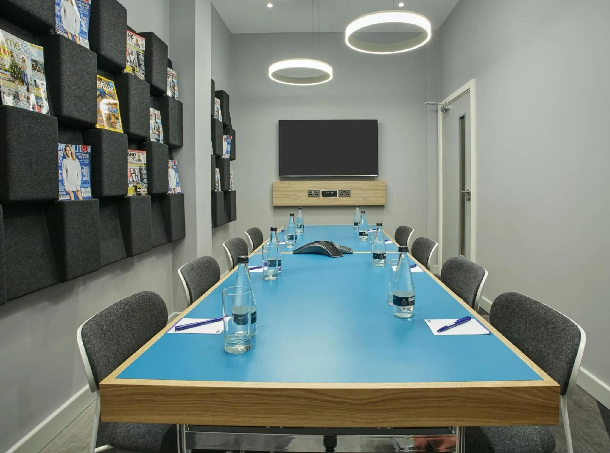 Meeting/conference room in Holiday Inn Express Ajaccio by IHG