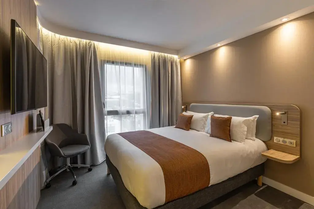 Bed in Holiday Inn Express Ajaccio by IHG Bed in Holiday Inn Express Ajaccio by IHG