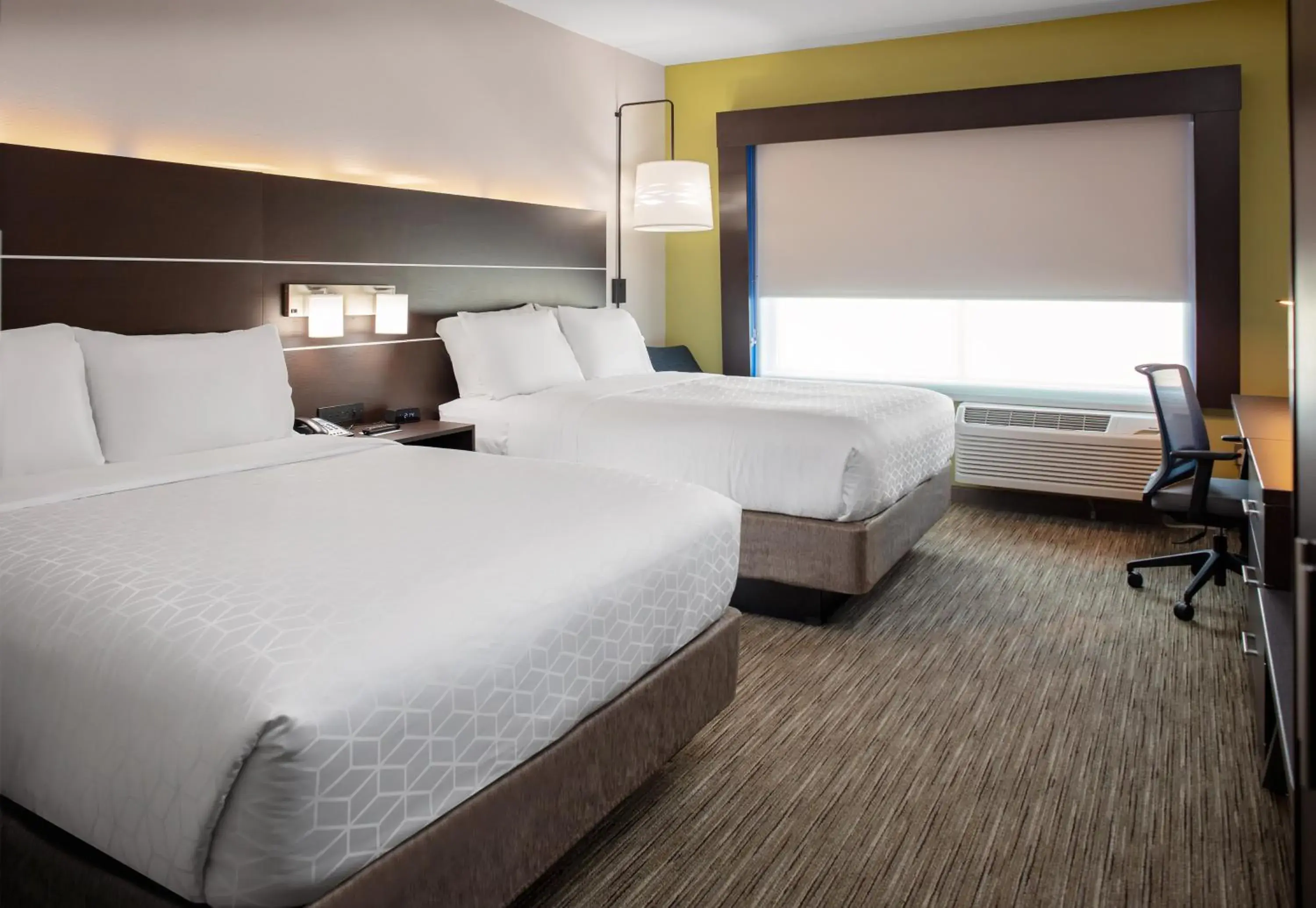 Queen Room with Two Queen Beds and Mobility Accessible Bathtub in Holiday Inn Express & Suites - El Paso North by IHG Queen Room with Two Queen Beds and Mobility Accessible Bathtub in Holiday Inn Express & Suites - El Paso North by IHG