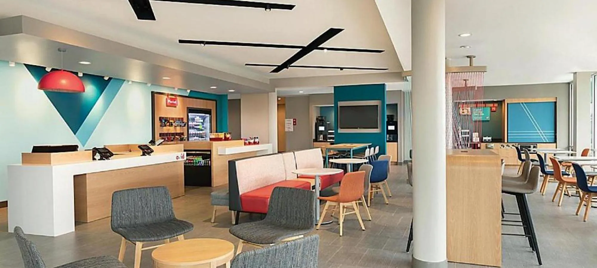 Seating area in avid hotel Lexington - Hamburg Area by IHG