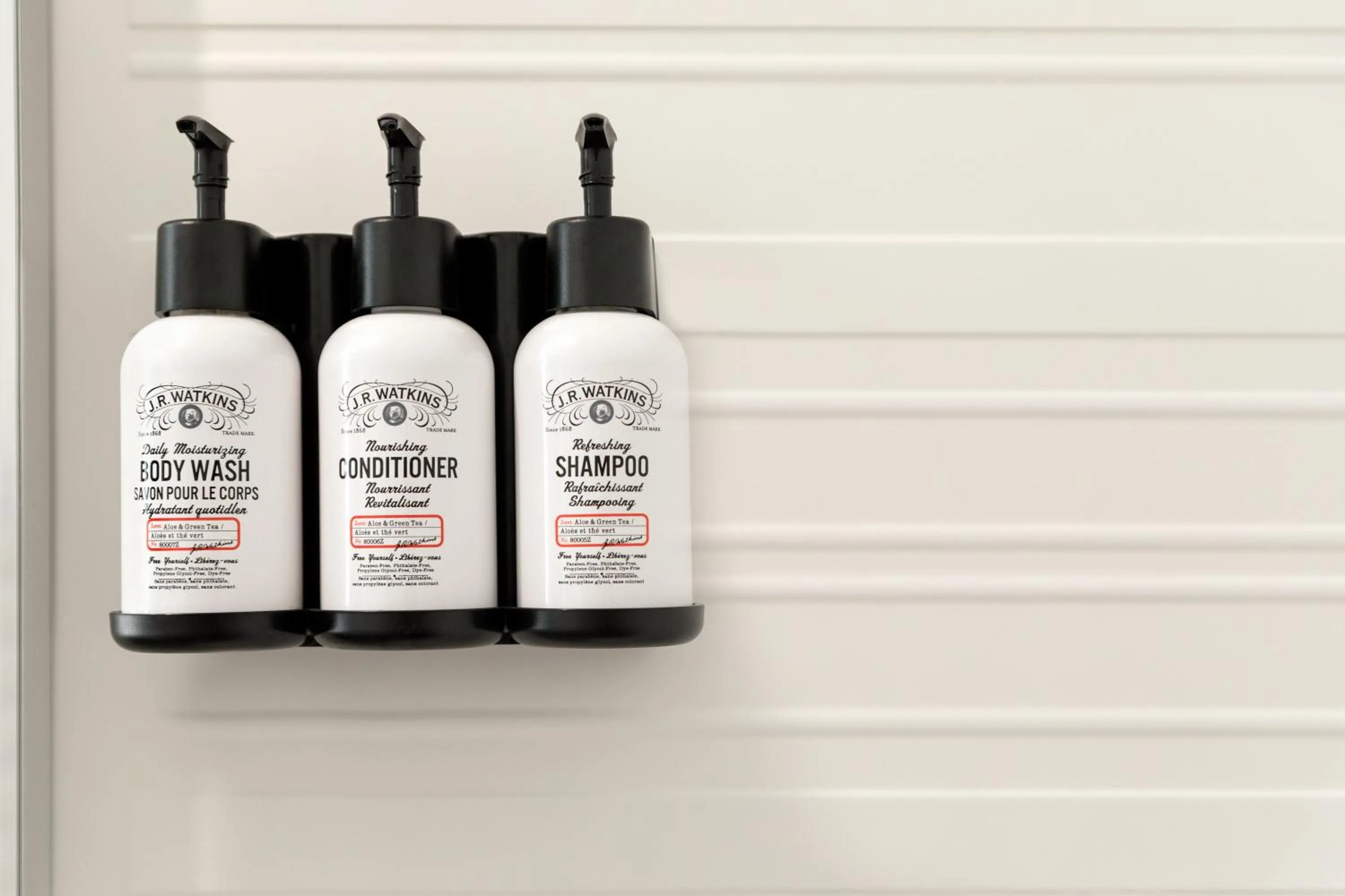 Bathroom in avid hotel Lexington - Hamburg Area by IHG