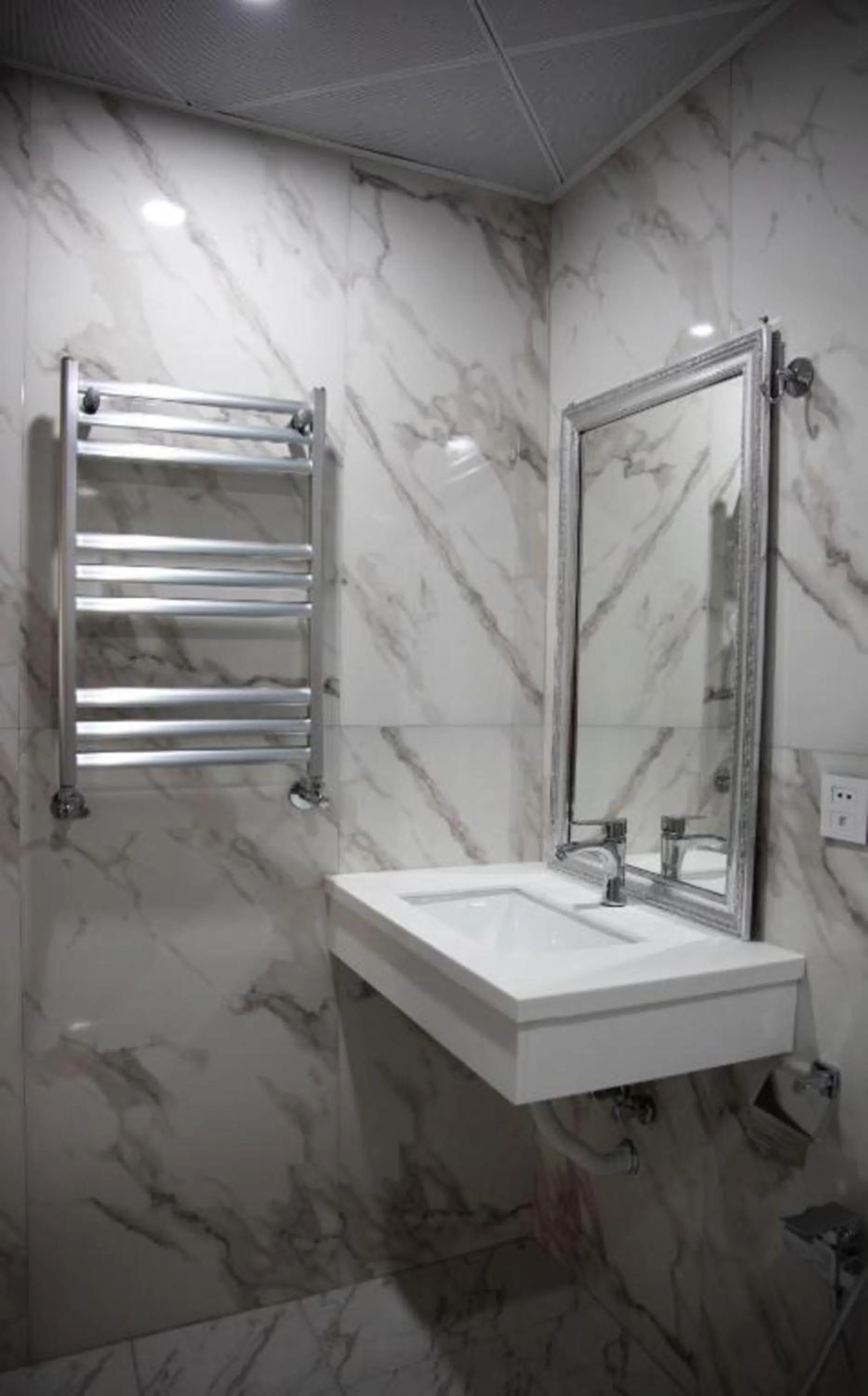 Shower in Arion Hotel Baku