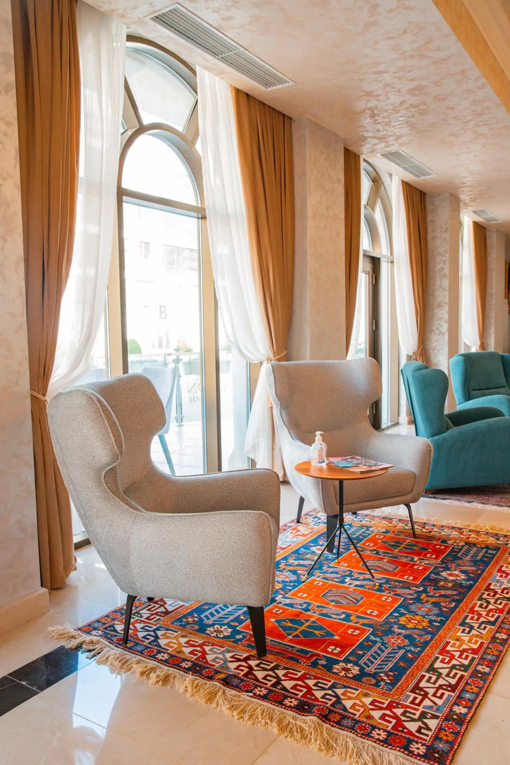 Seating area in Arion Hotel Baku