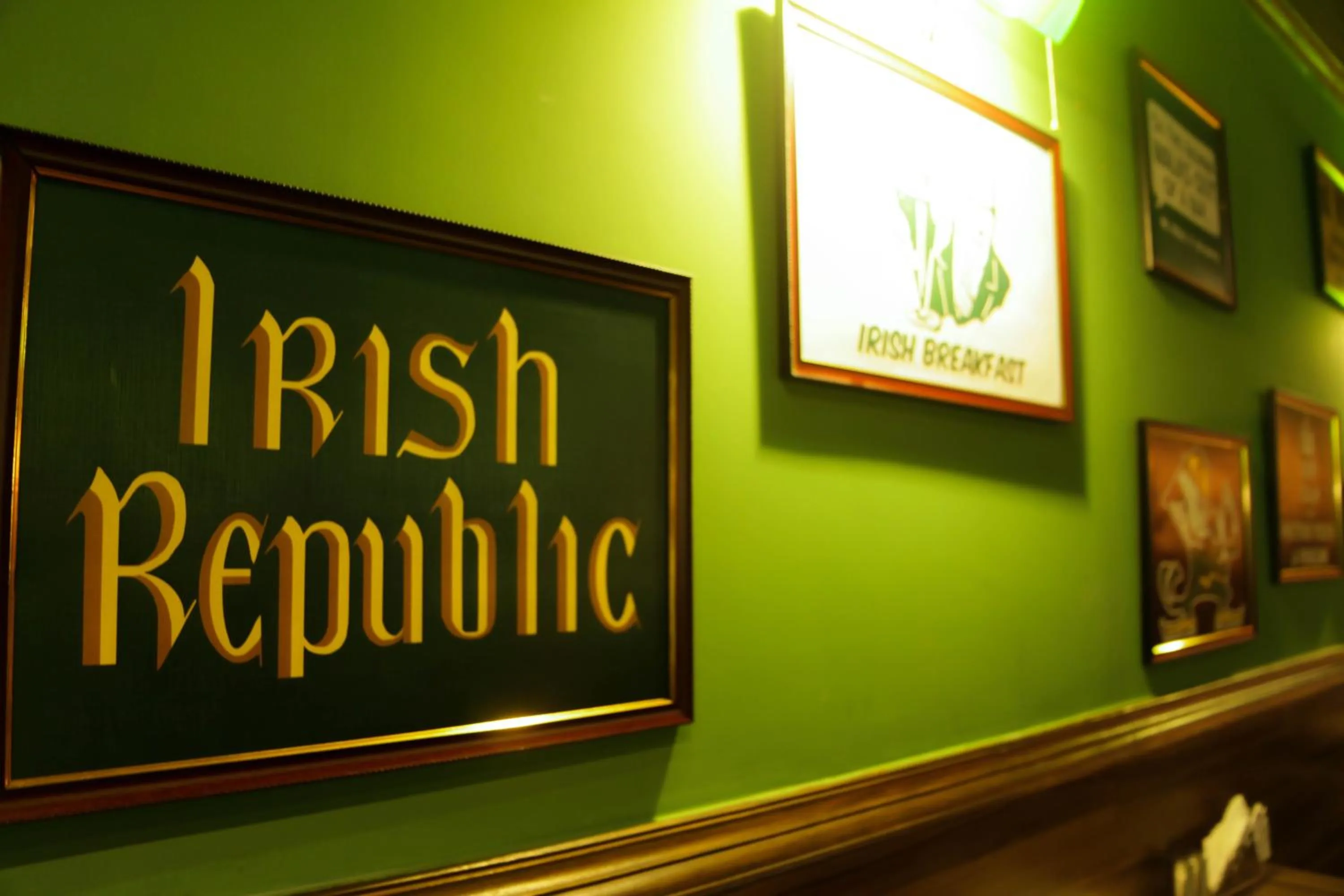 Restaurant/places to eat in Hotel Polo Towers Shillong