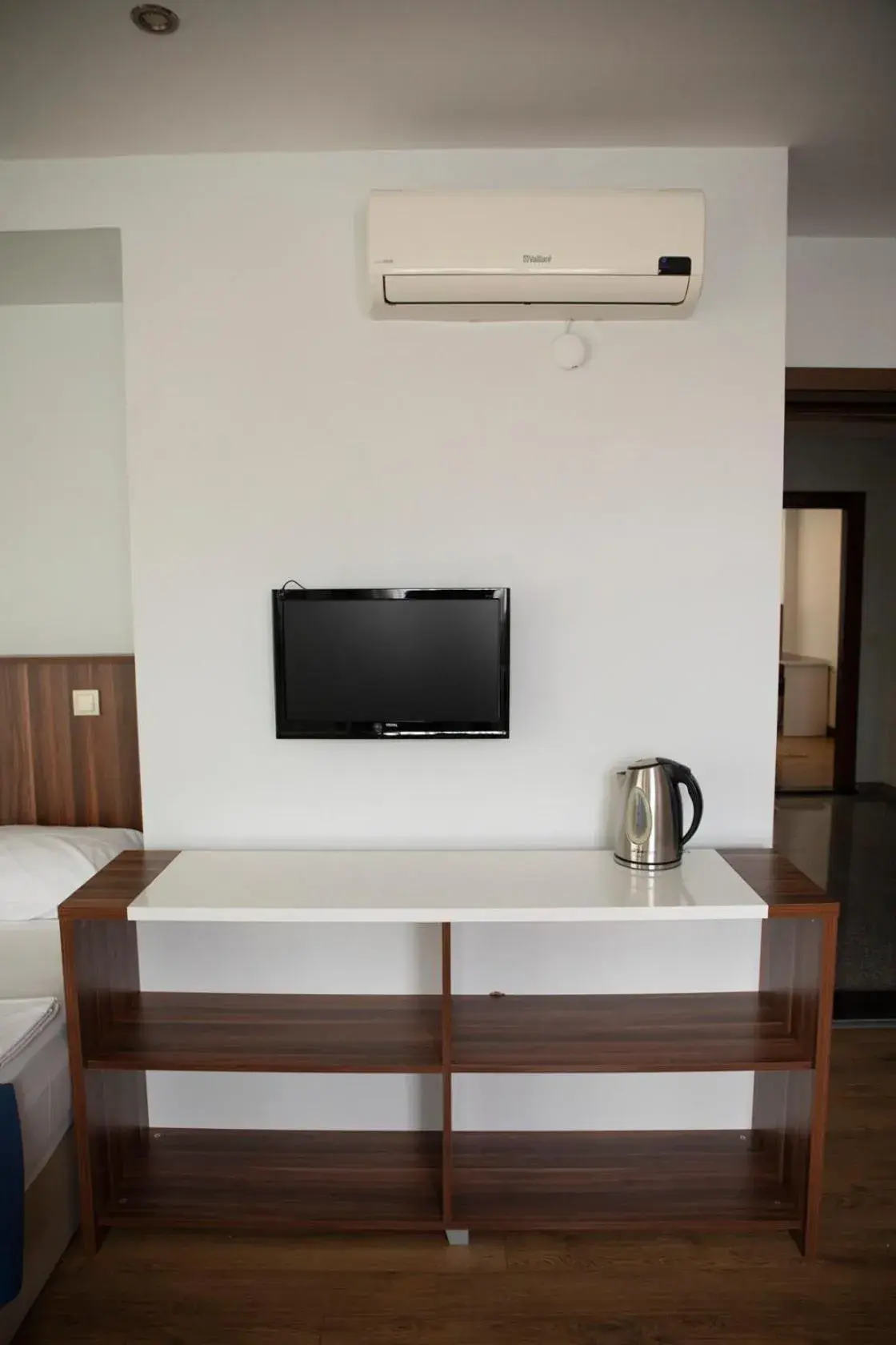 TV and multimedia in garden hill hotel TV and multimedia in garden hill hotel