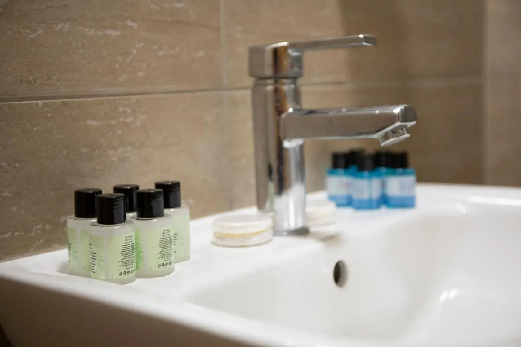 Shower in garden hill hotel Shower in garden hill hotel