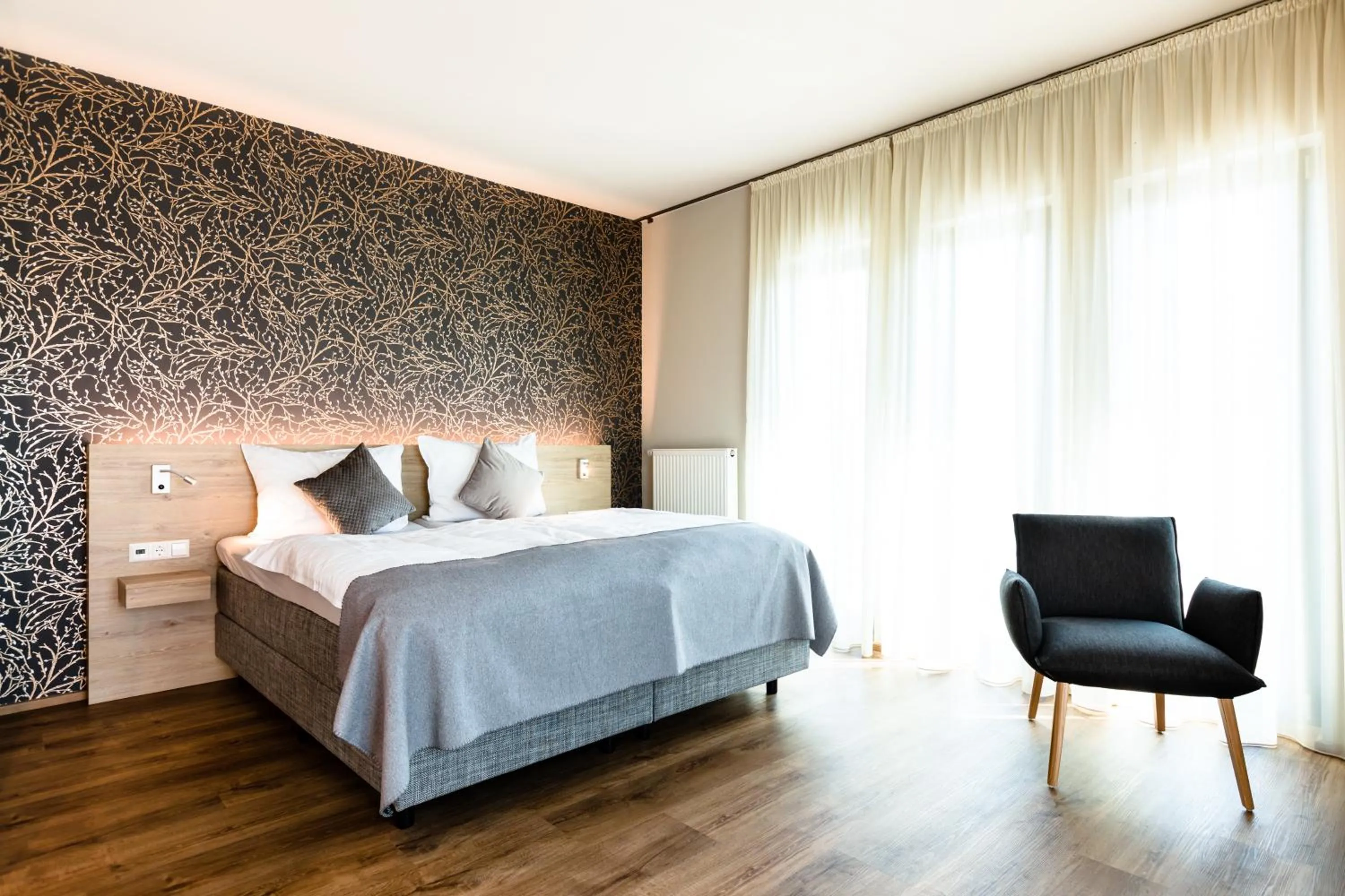 Shower, Bed in Hotel Martha