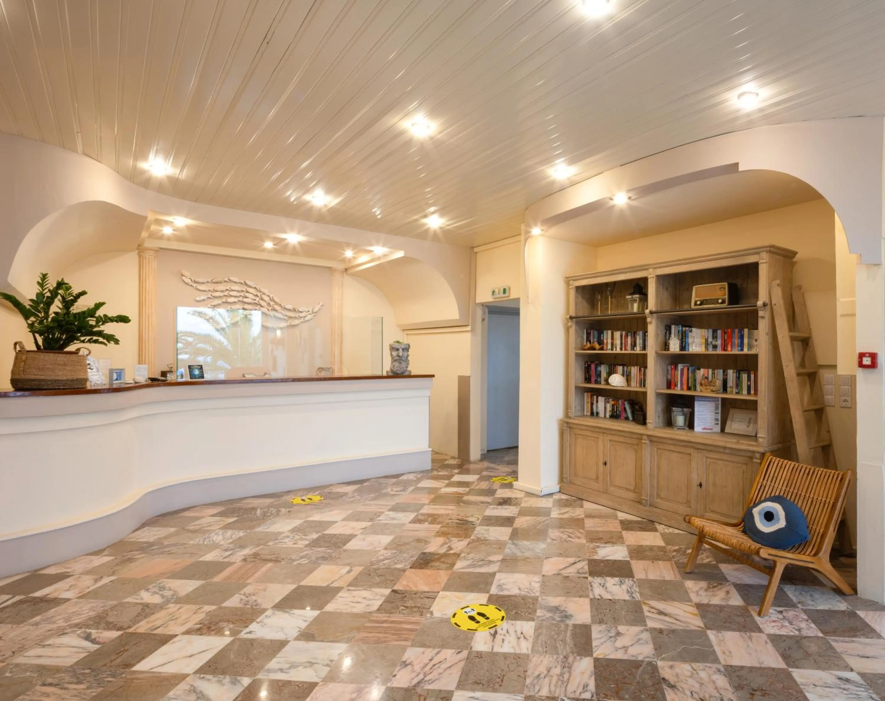 Living room in Aurora Beach Hotel