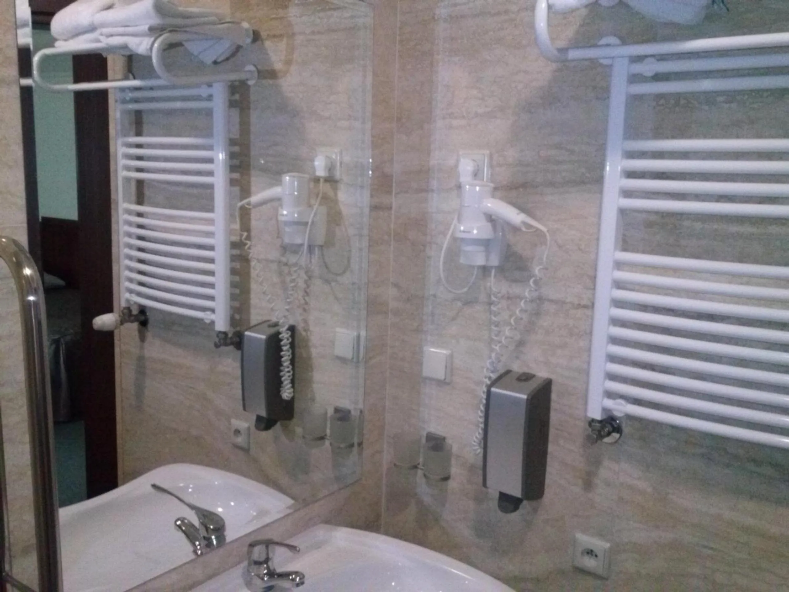 Bathroom in Hotel Victoria