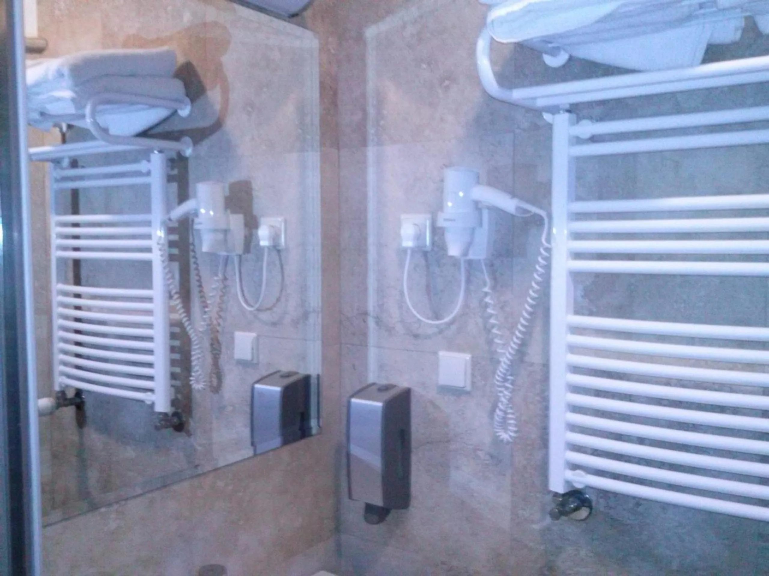 Bathroom in Hotel Victoria