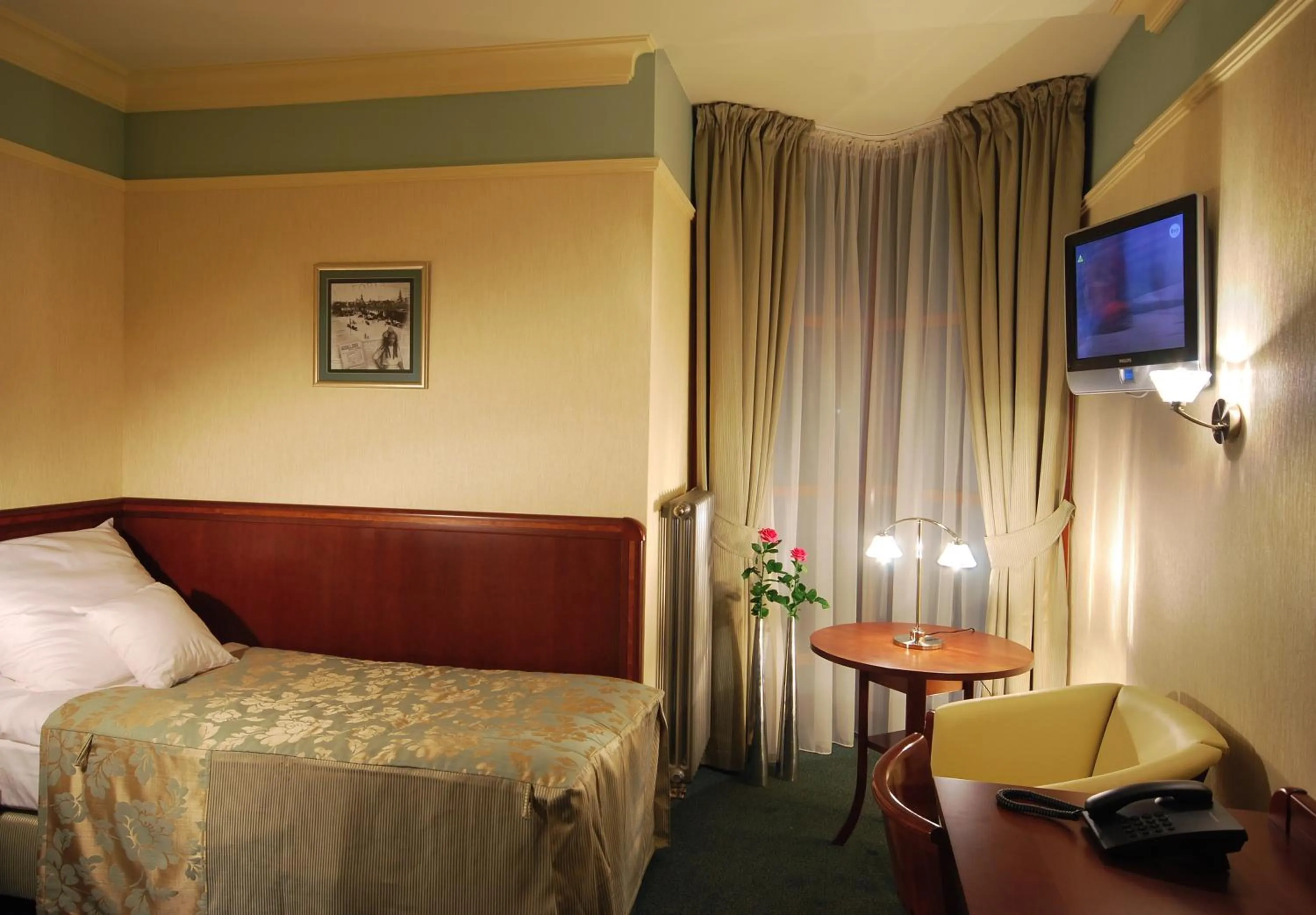 Bed in Hotel Victoria