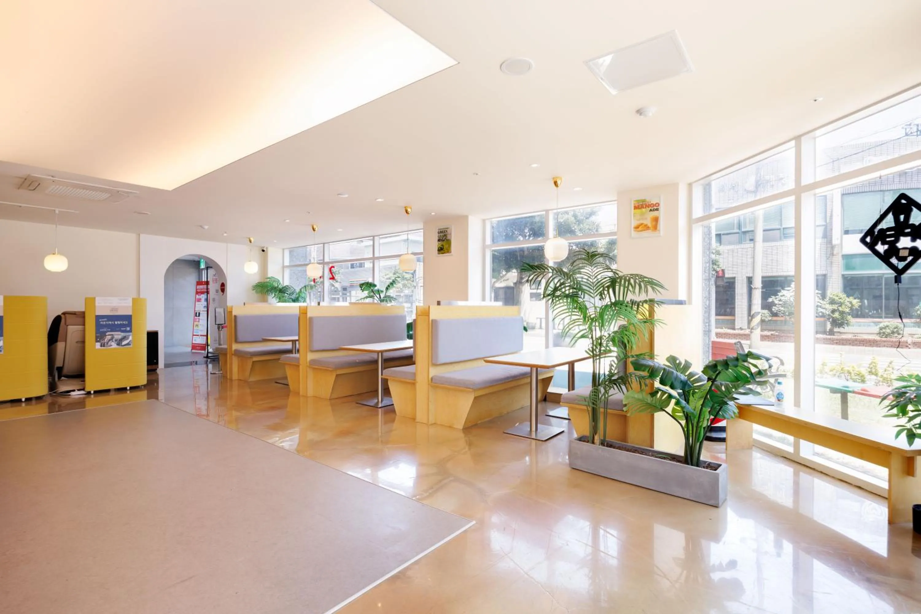 Seating area in Kenny Stay Jeju Mosulpo