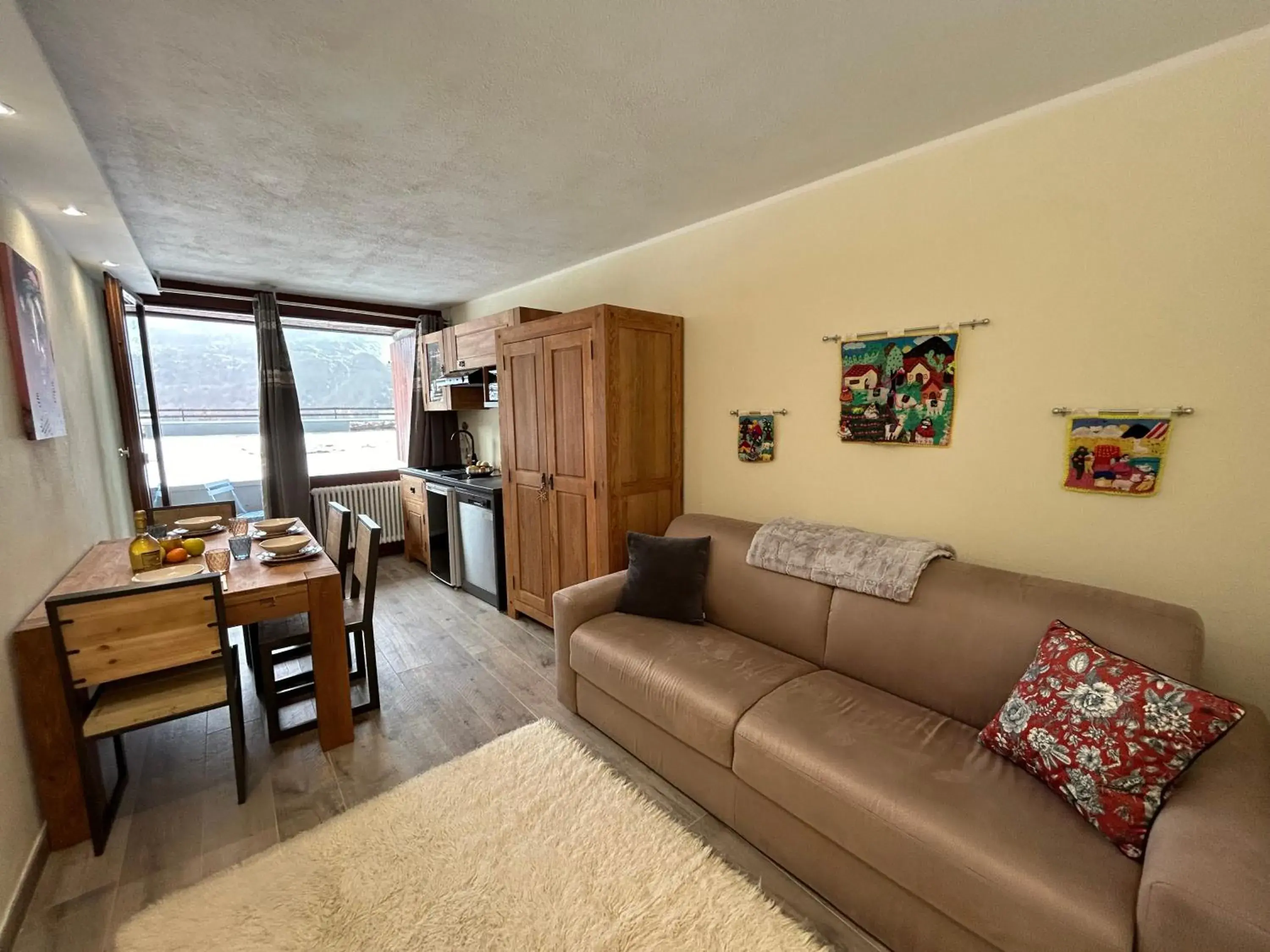 One-Bedroom Apartment with Balcony and Mountain View - Appartamento n.93 in Cervinia – Matterhorn Apartments One-Bedroom Apartment with Balcony and Mountain View - Appartamento n.93 in Cervinia – Matterhorn Apartments