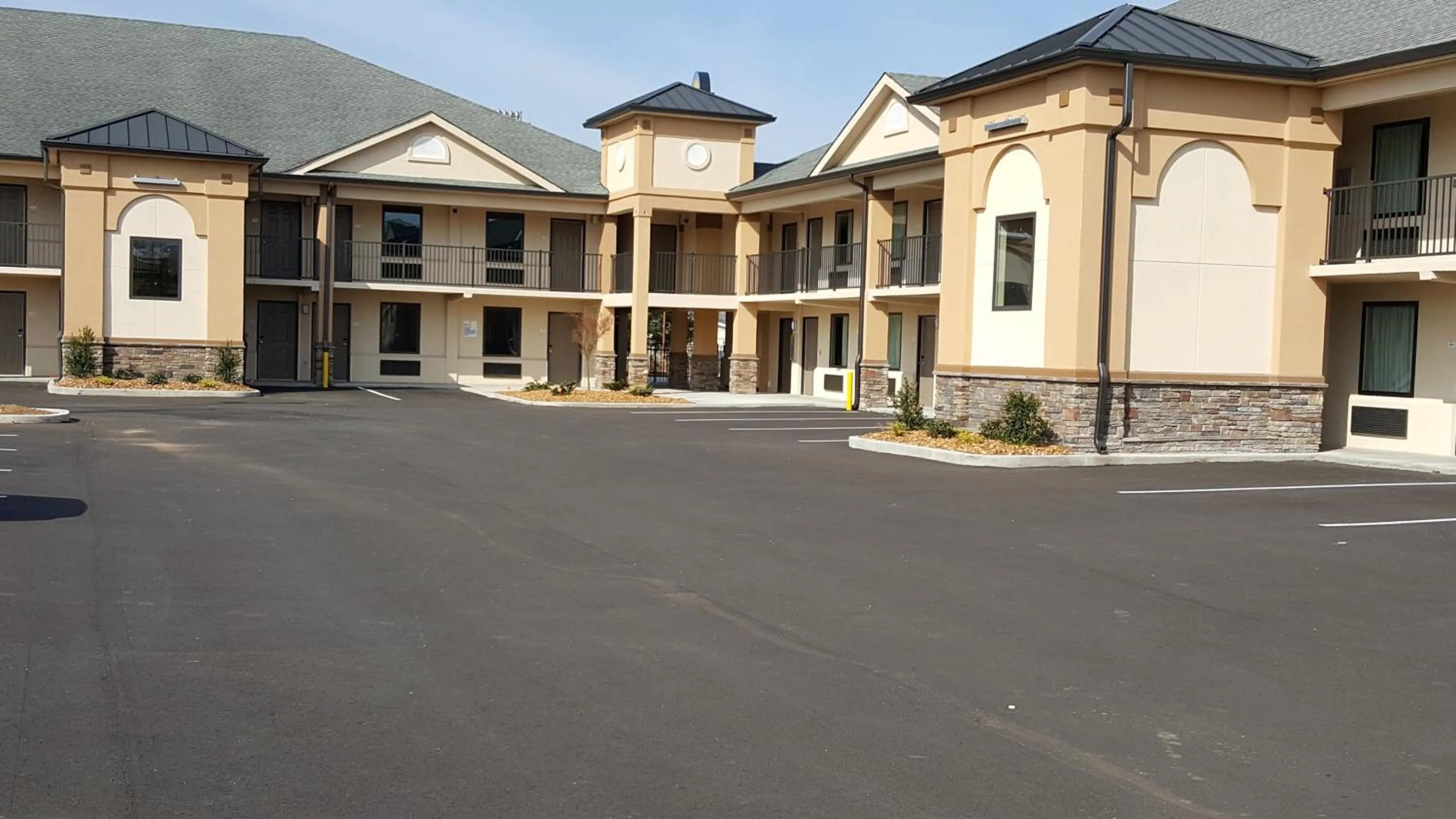 Property building in Baymont by Wyndham Clarksville