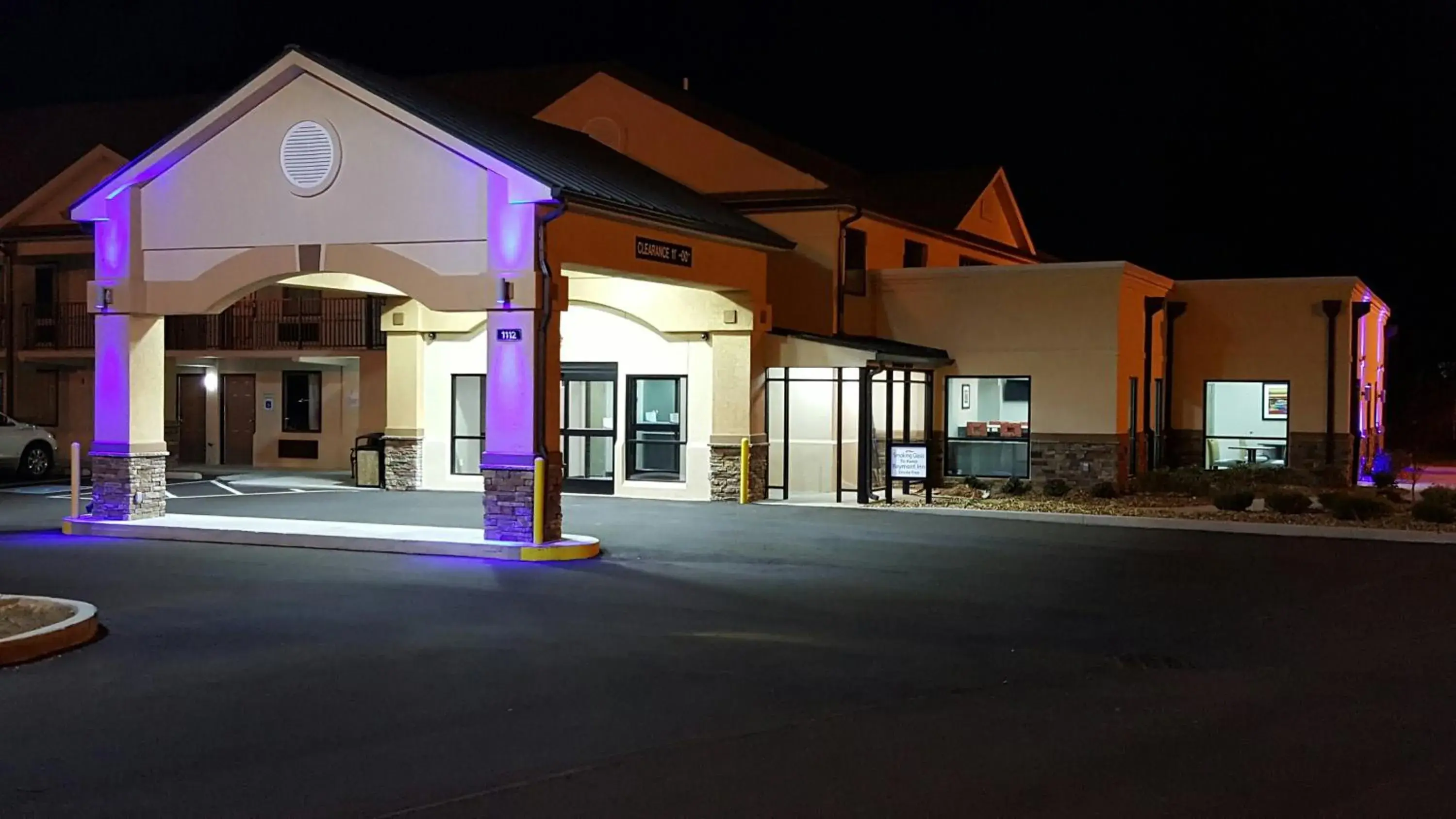 Facade/entrance in Baymont by Wyndham Clarksville Facade/entrance in Baymont by Wyndham Clarksville