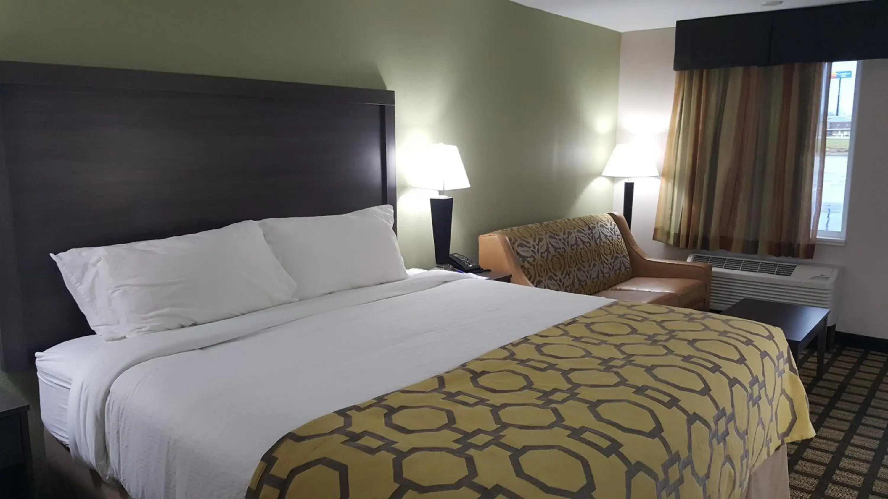 King Room - Non-Smoking in Baymont by Wyndham Clarksville King Room - Non-Smoking in Baymont by Wyndham Clarksville