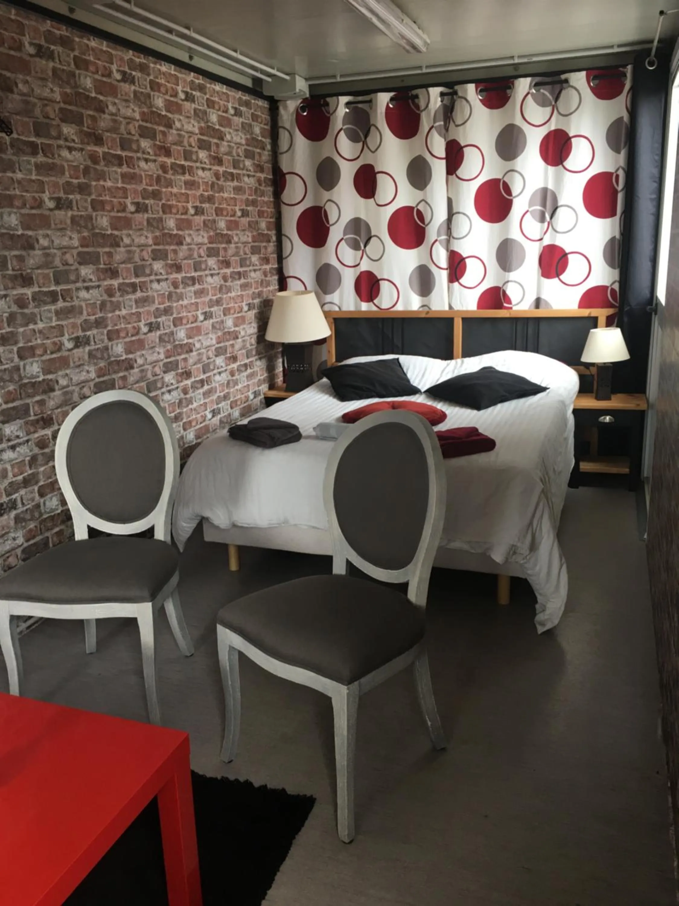 Bedroom, Bed in Atelierchic