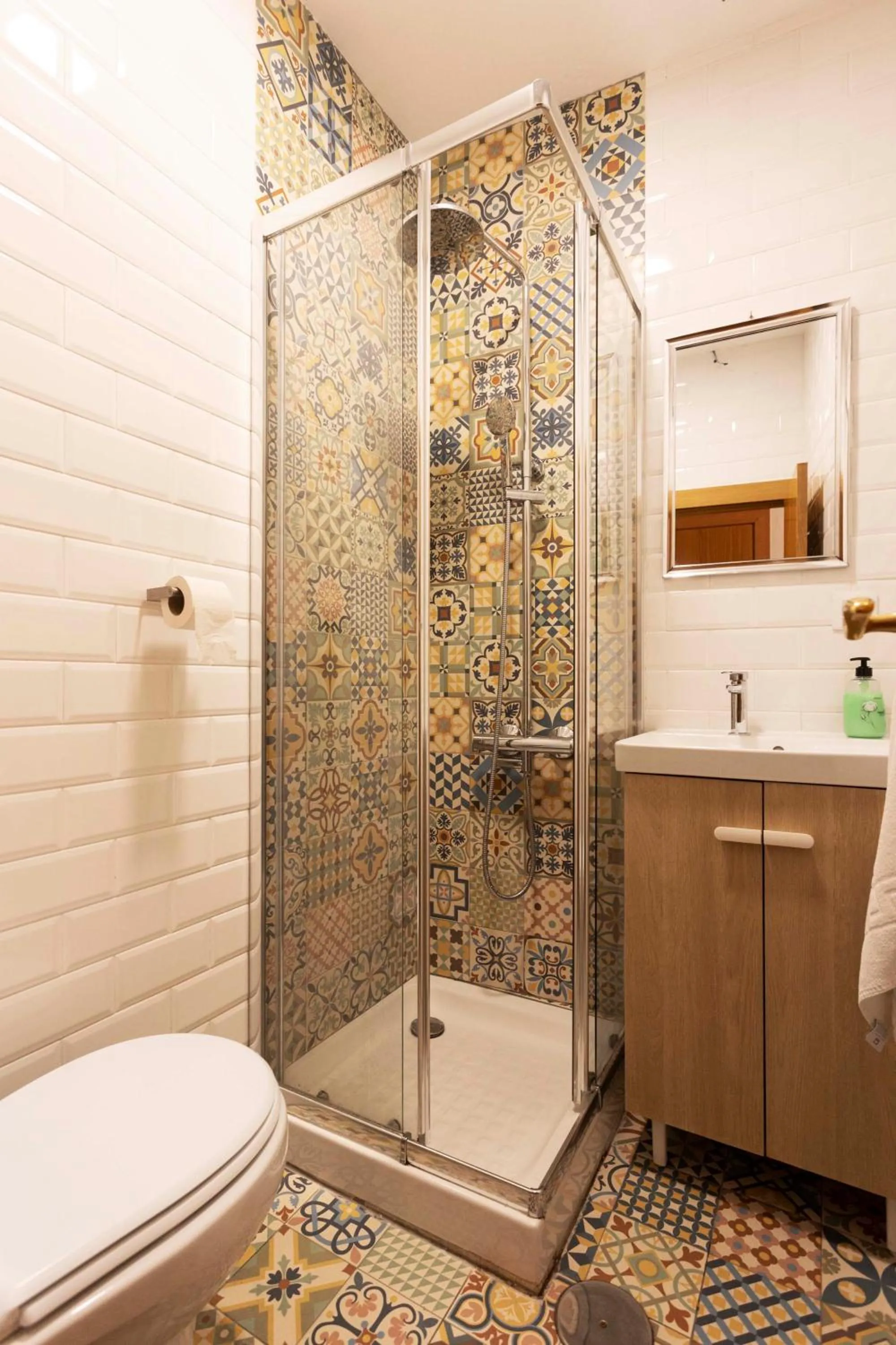 Shower in Green Hostel Oviedo