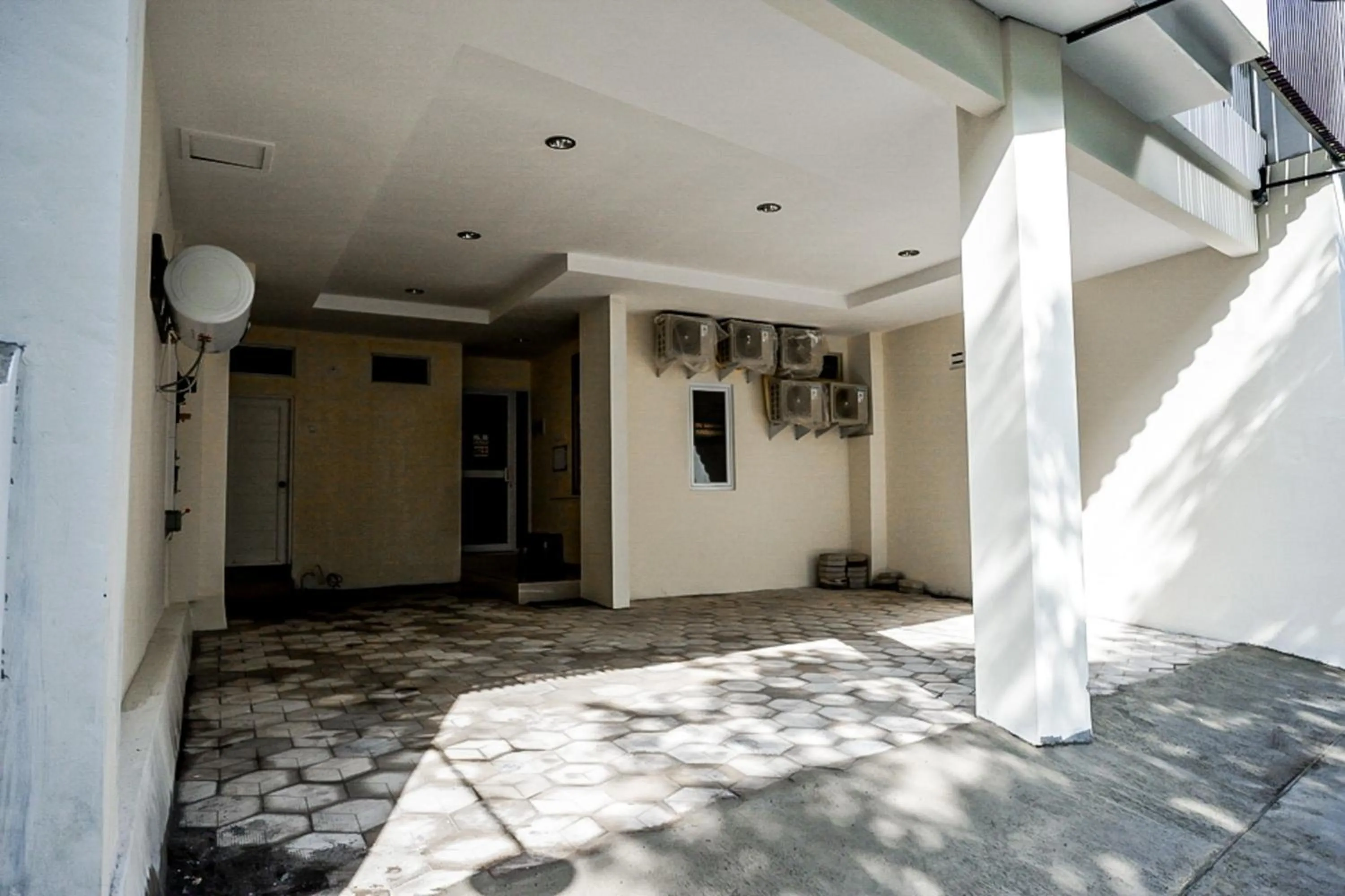 Parking in RedDoorz near Ambarrukmo Plaza Mall