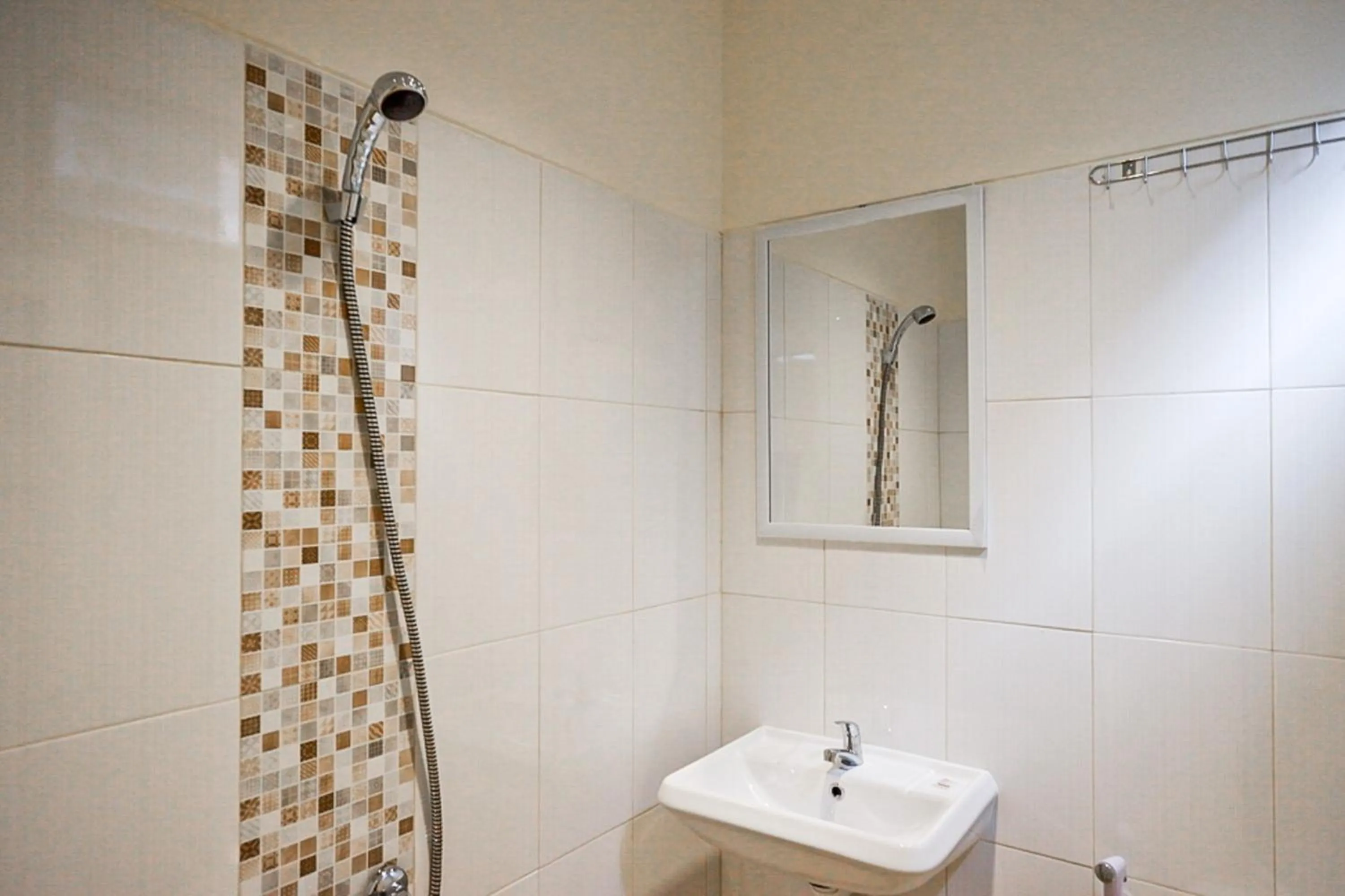 Bathroom in RedDoorz near Ambarrukmo Plaza Mall