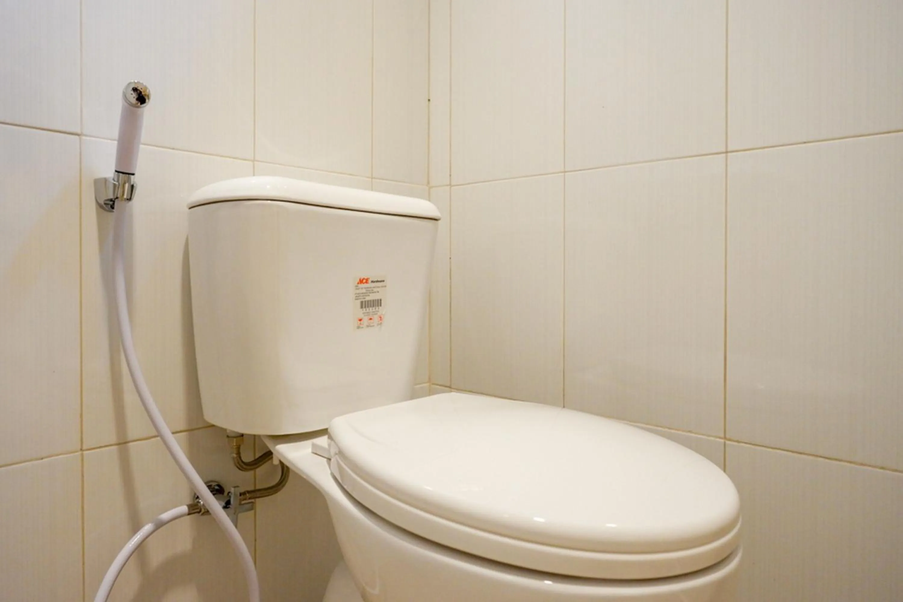 Bathroom in RedDoorz near Ambarrukmo Plaza Mall