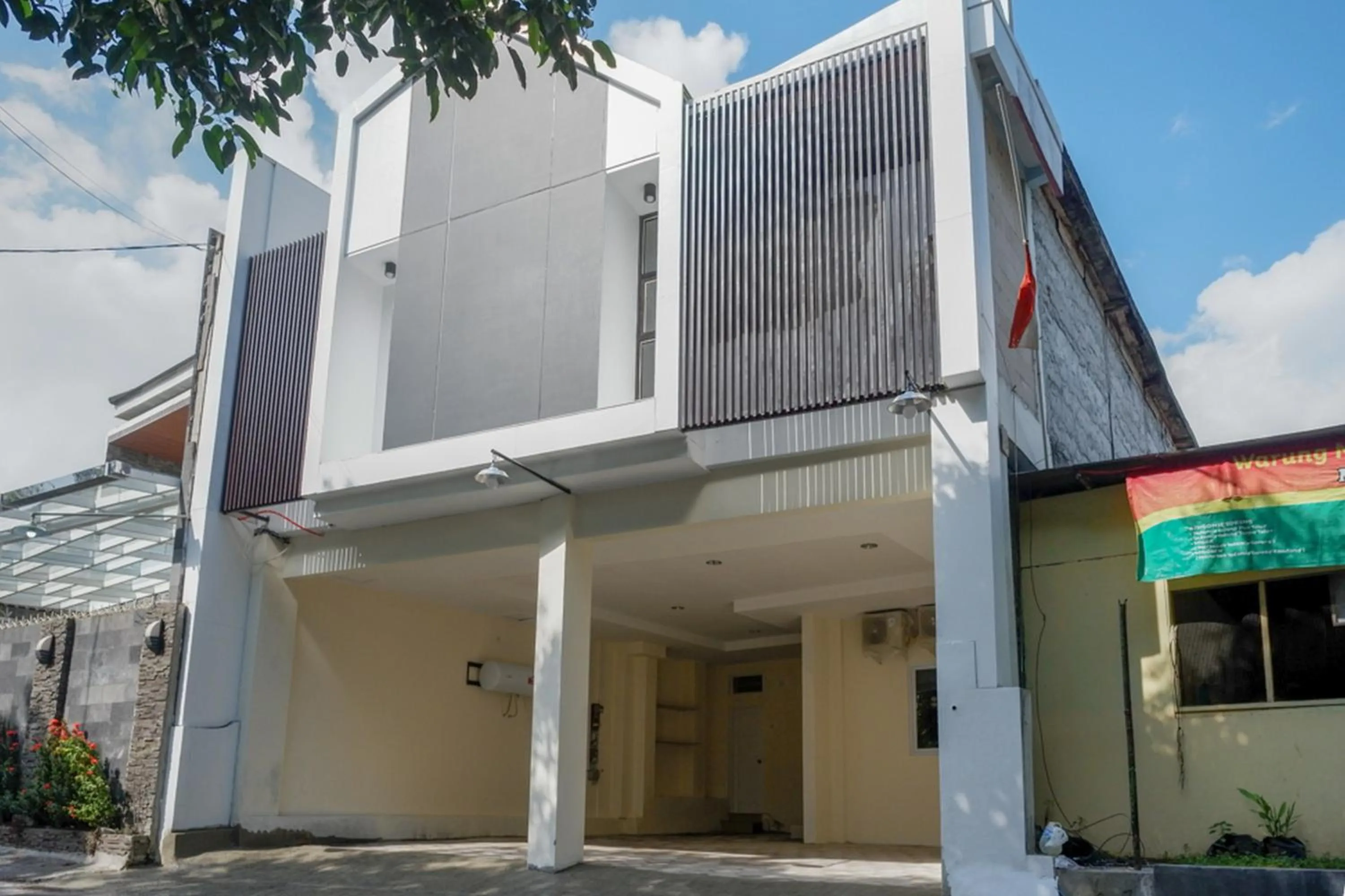 Property building in RedDoorz near Ambarrukmo Plaza Mall
