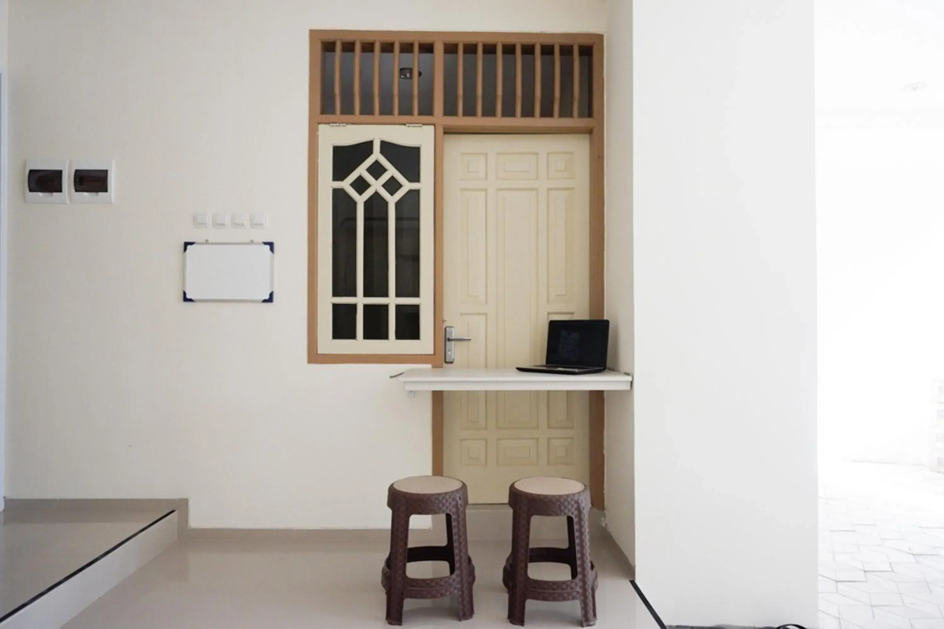 Lobby or reception in RedDoorz near Ambarrukmo Plaza Mall Lobby or reception in RedDoorz near Ambarrukmo Plaza Mall