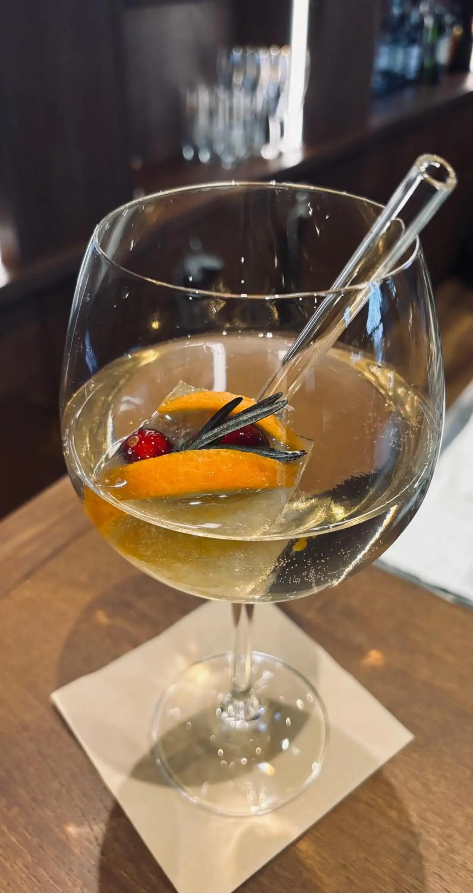 Lounge or bar in Hotel Allegro Lounge or bar in Hotel Allegro