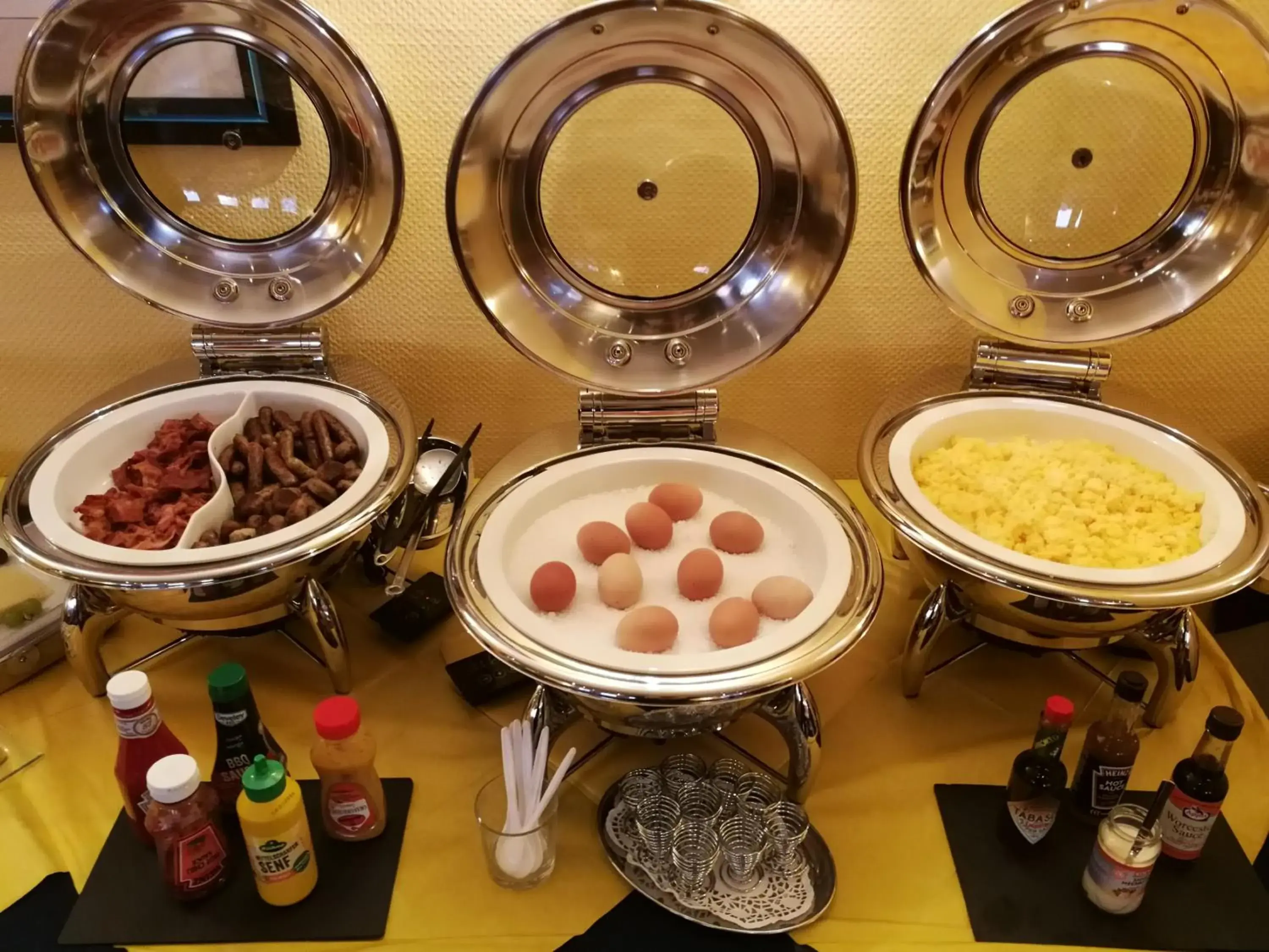 Food and drinks in Hotel Allegro Food and drinks in Hotel Allegro