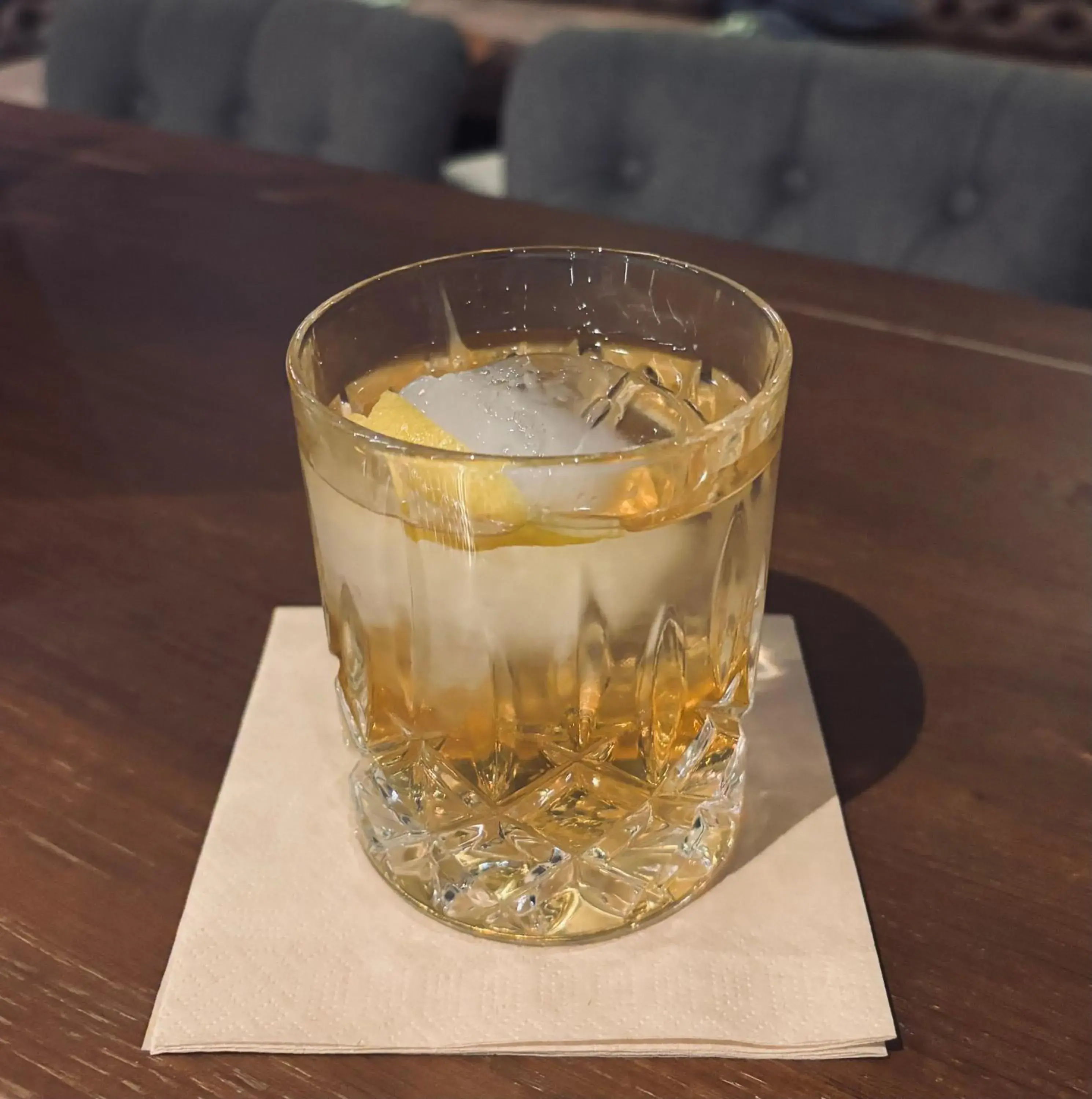 Lounge or bar in Hotel Allegro Lounge or bar in Hotel Allegro