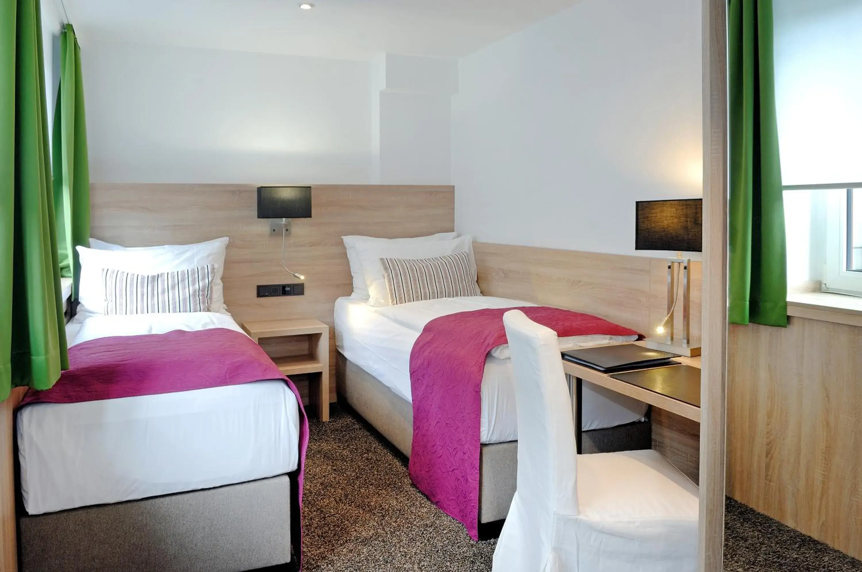 Bed in Hotel Allegro Bed in Hotel Allegro