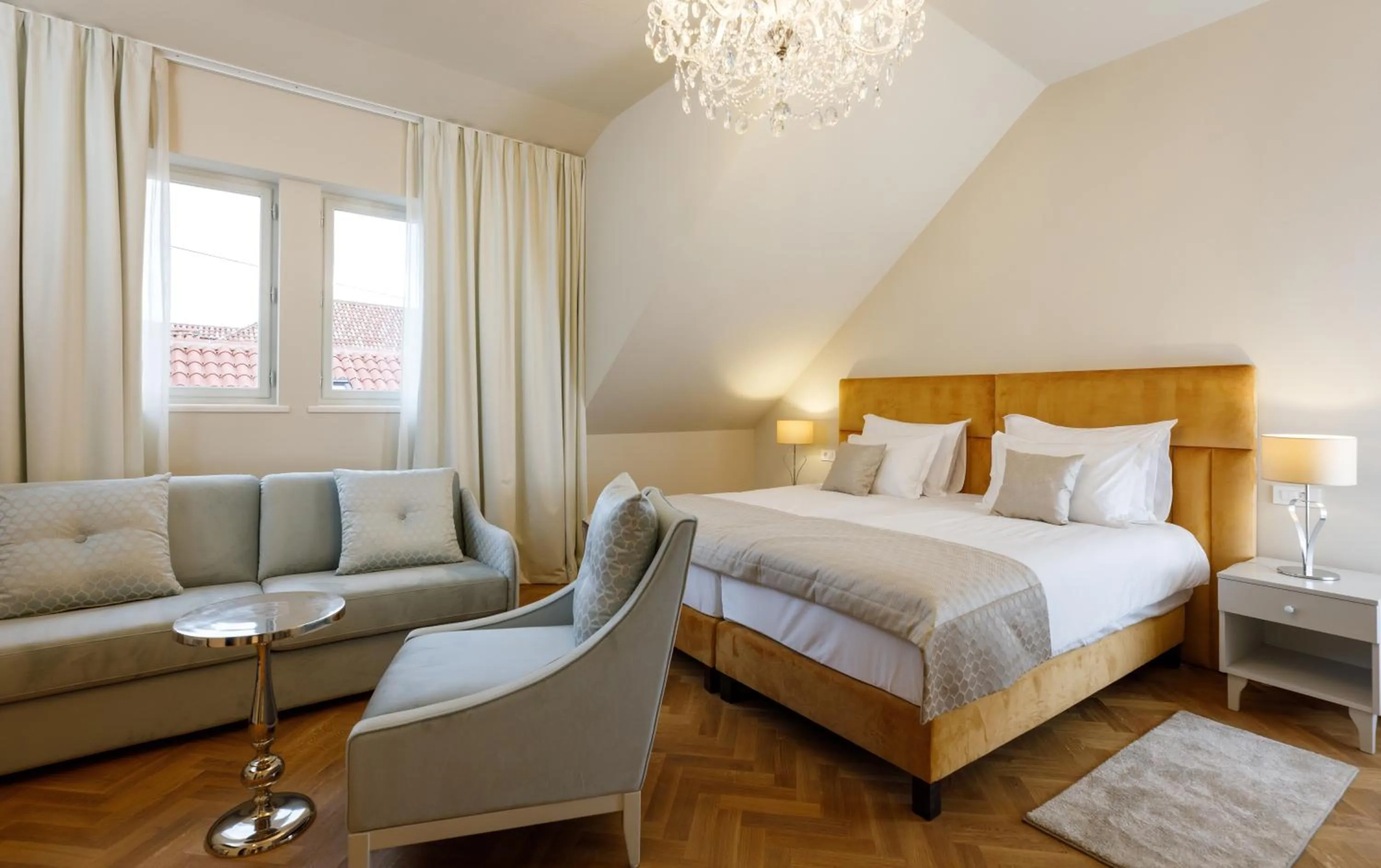 Bed in Heritage hotel Santa Lucia