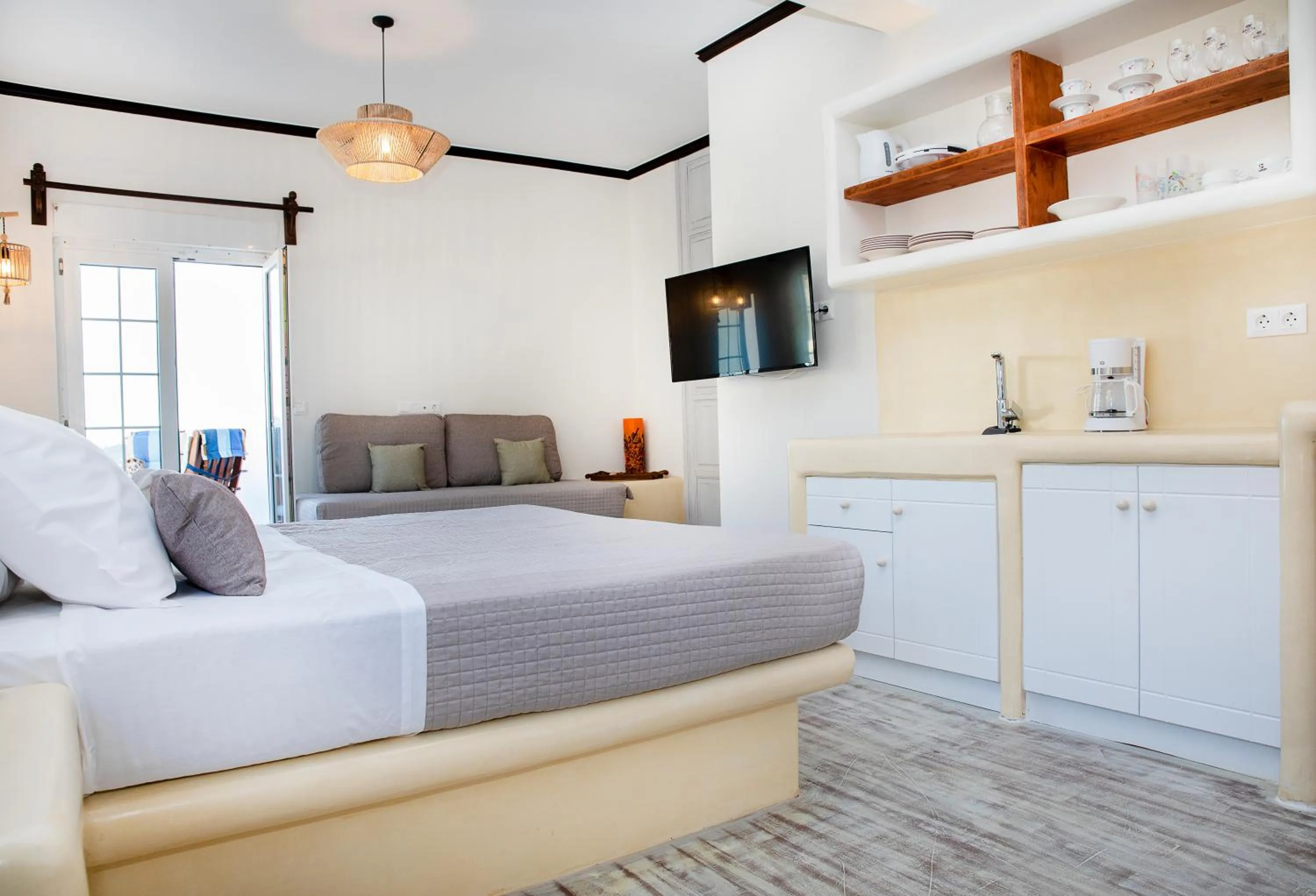 Bed in Crystal Dreams