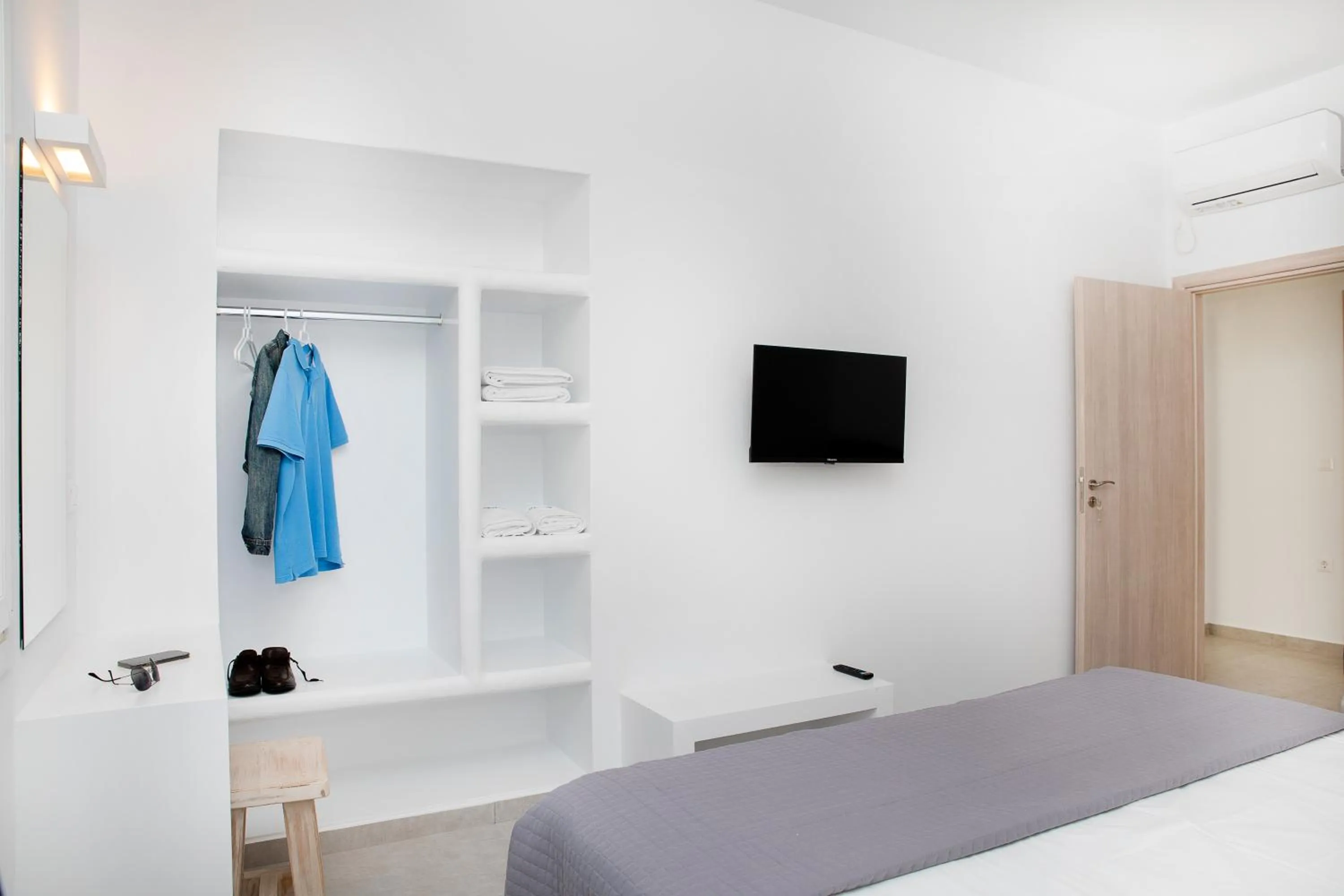 TV and multimedia, Bed in Crystal Dreams