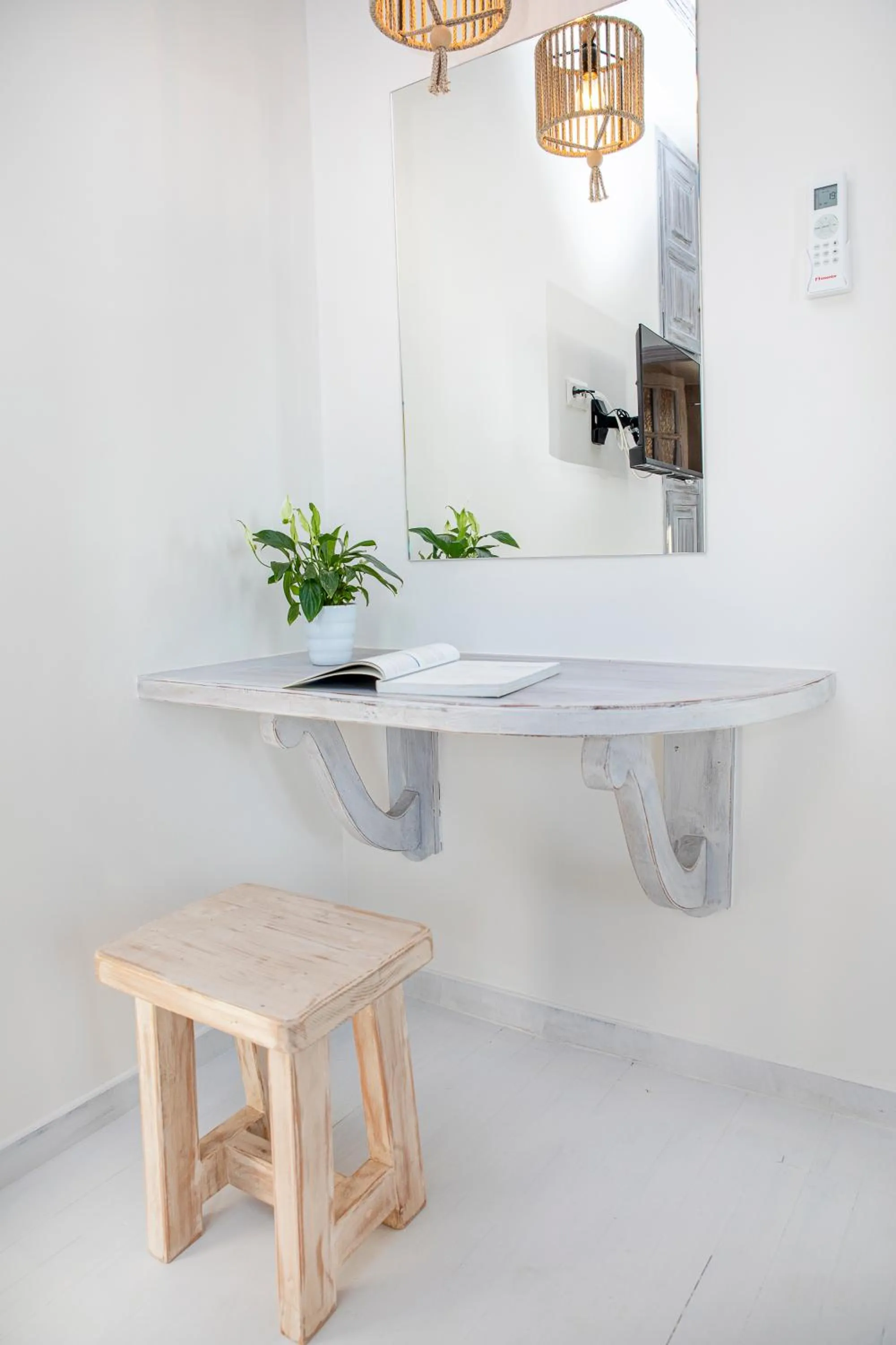 Decorative detail in Crystal Dreams