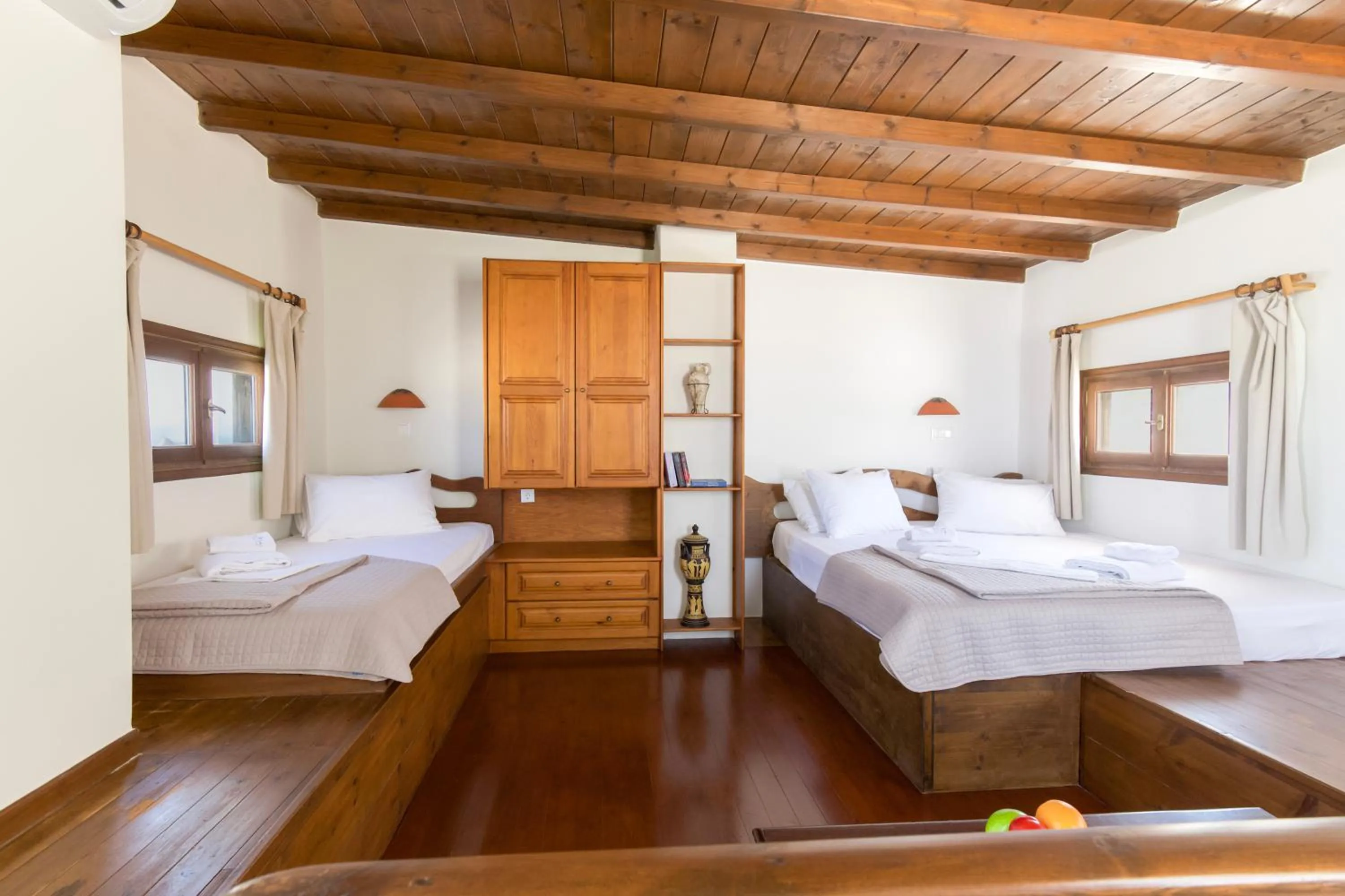 Bed in Crystal Dreams