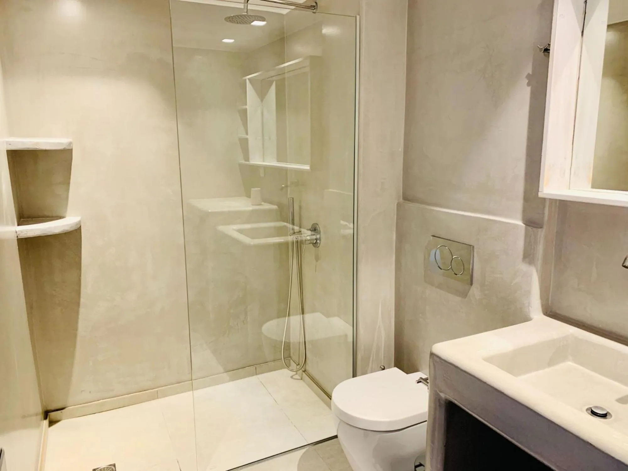 Bathroom in Crystal Dreams