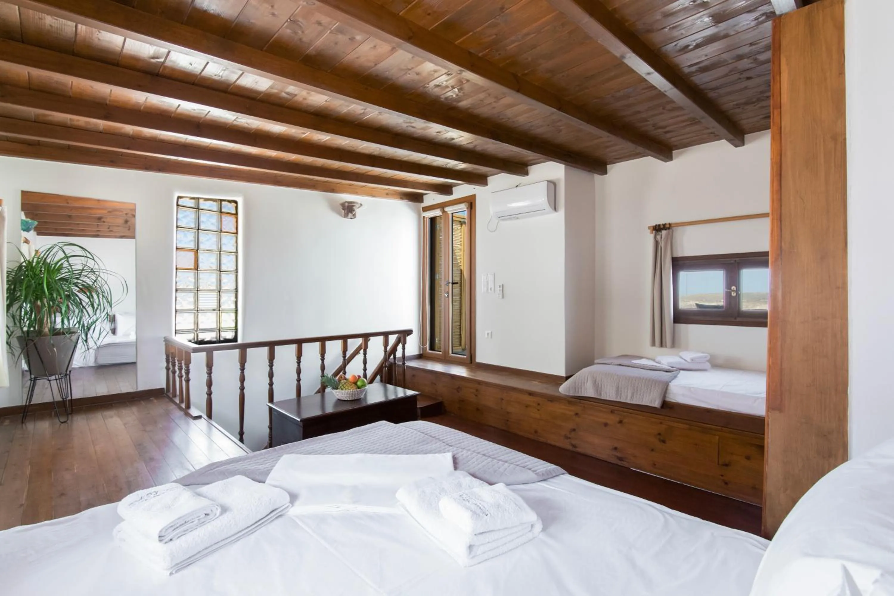 Bed in Crystal Dreams