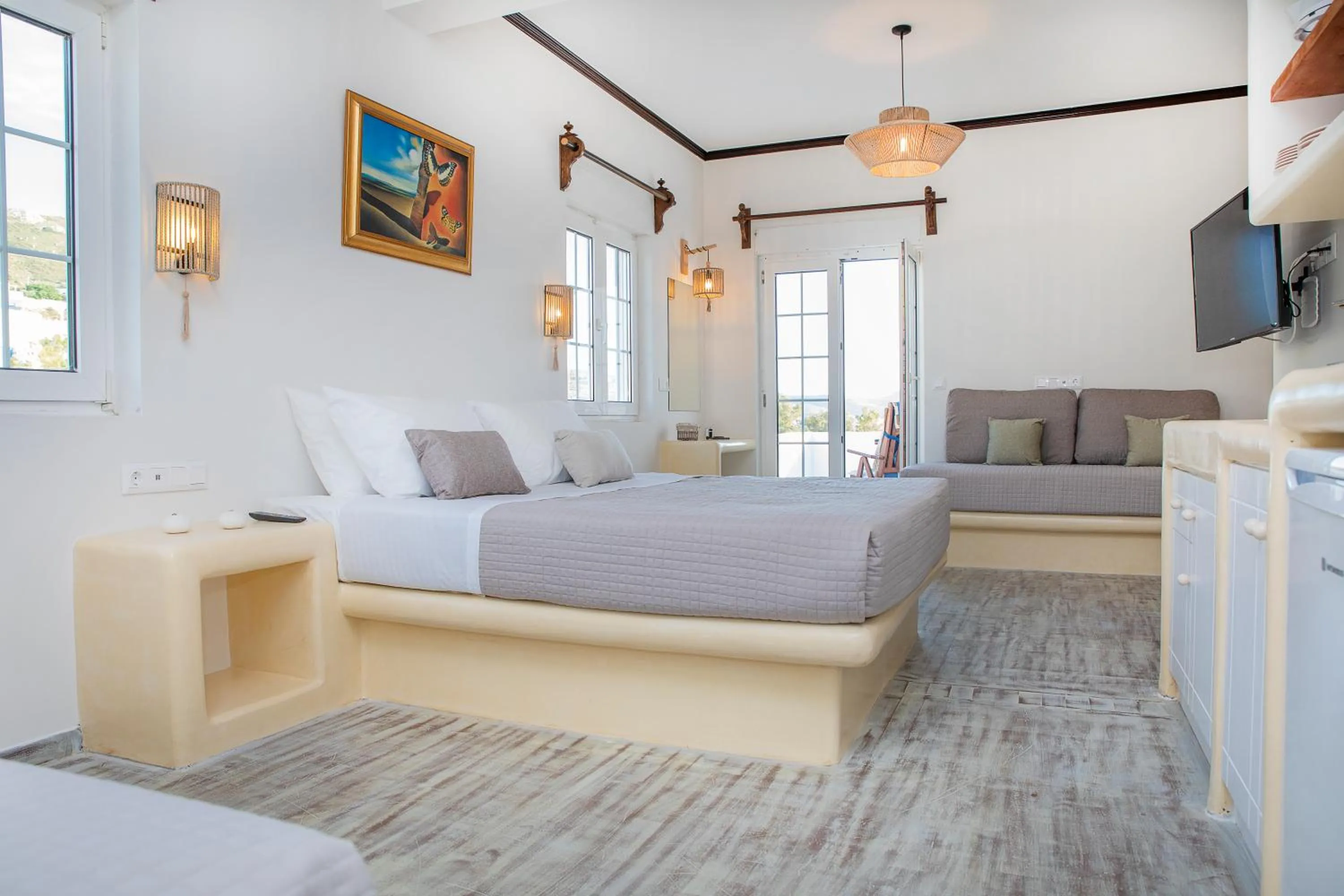 Bed in Crystal Dreams