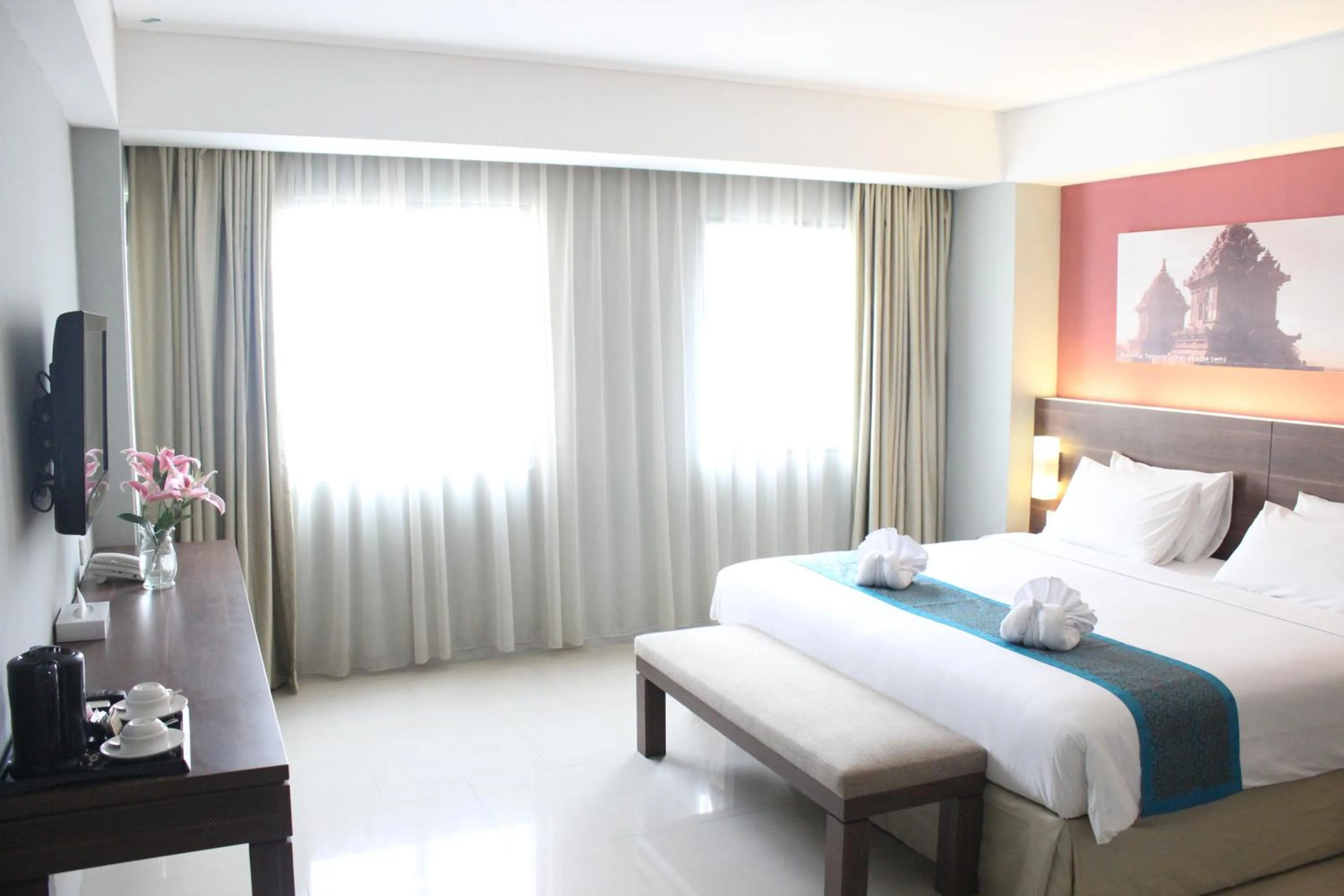 Photo of the whole room, Bed in Sahid Mutiara Karawaci