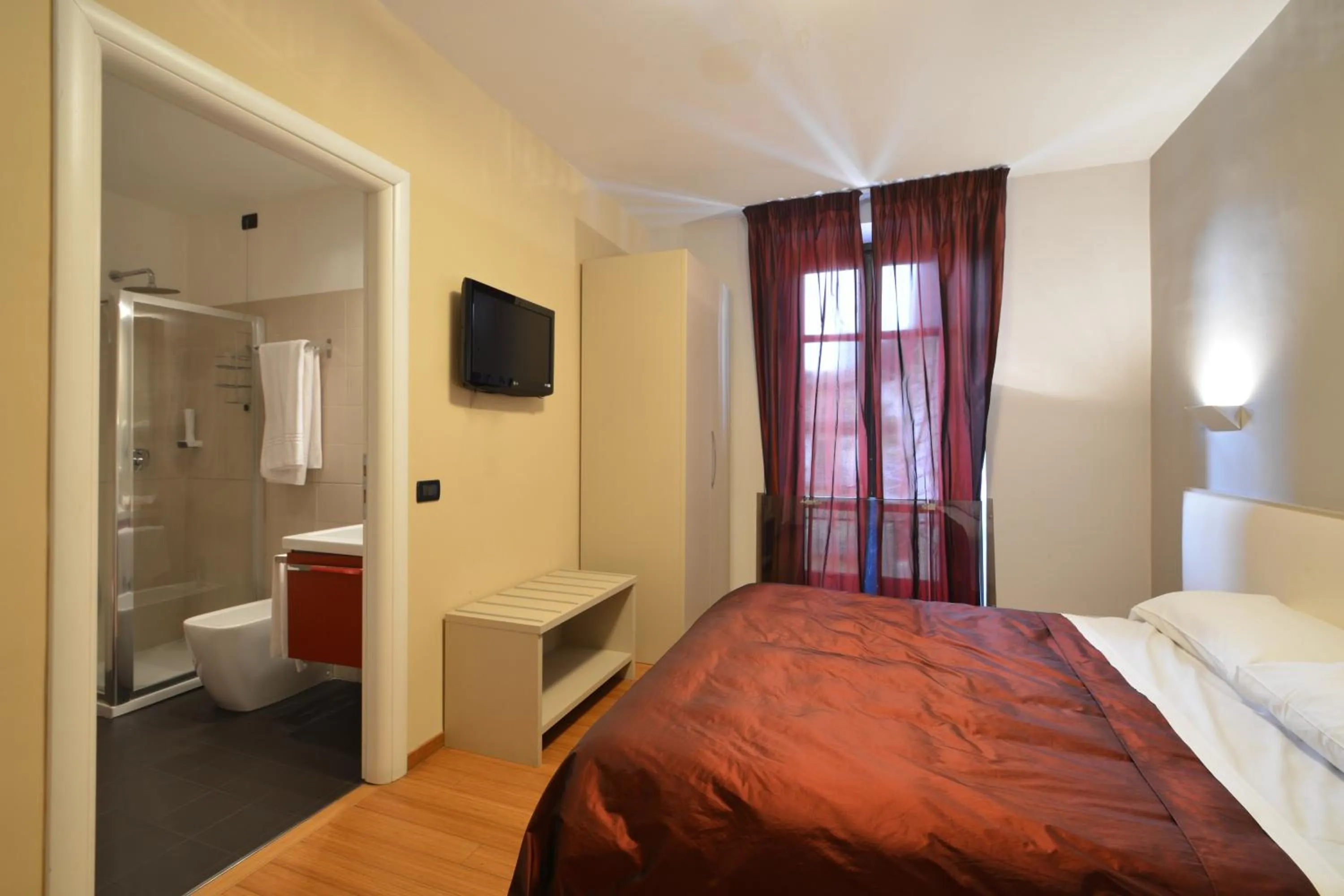 Bedroom, Bed in Matteotti25