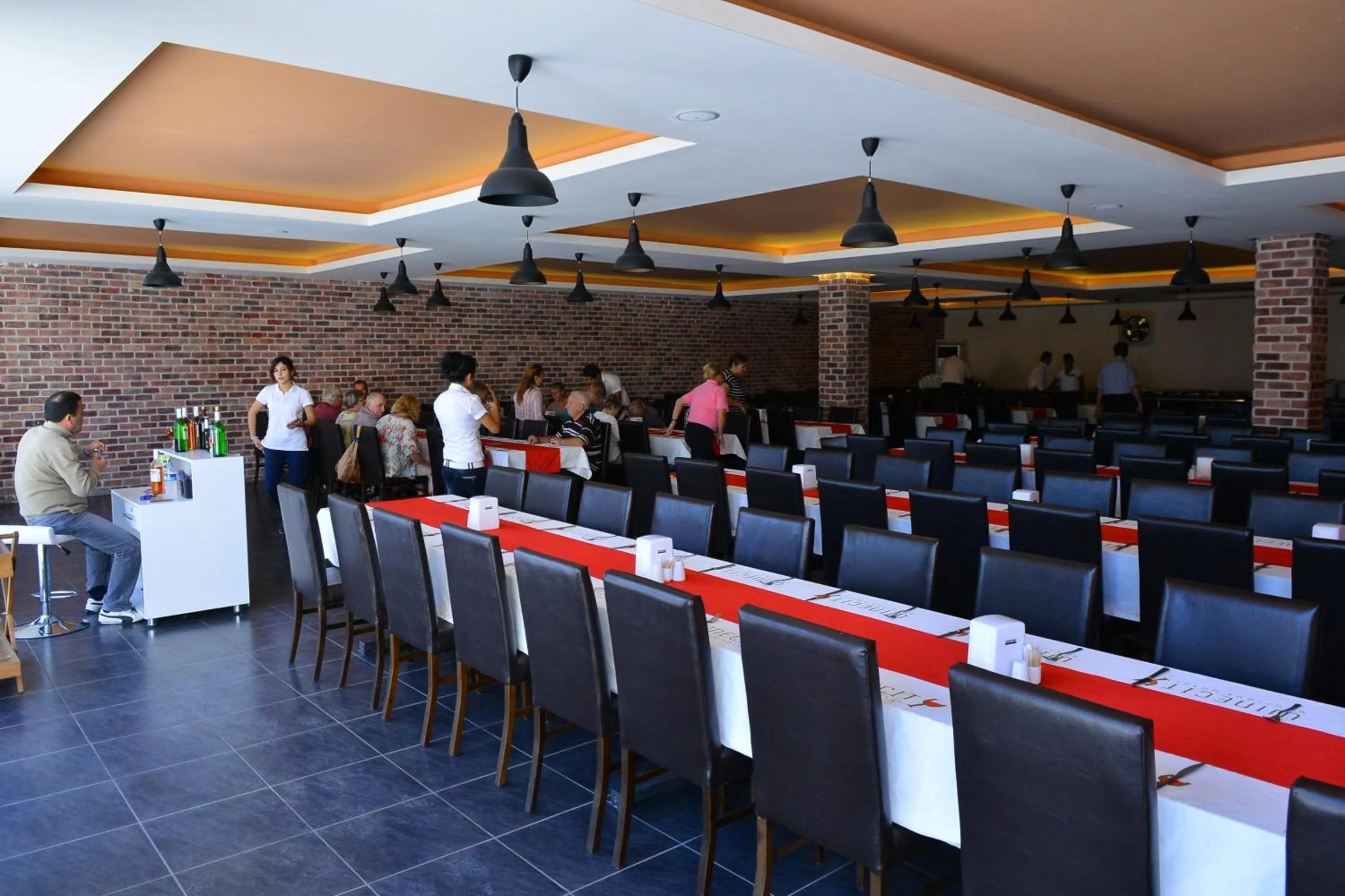 Food and drinks in Winecity Hotel