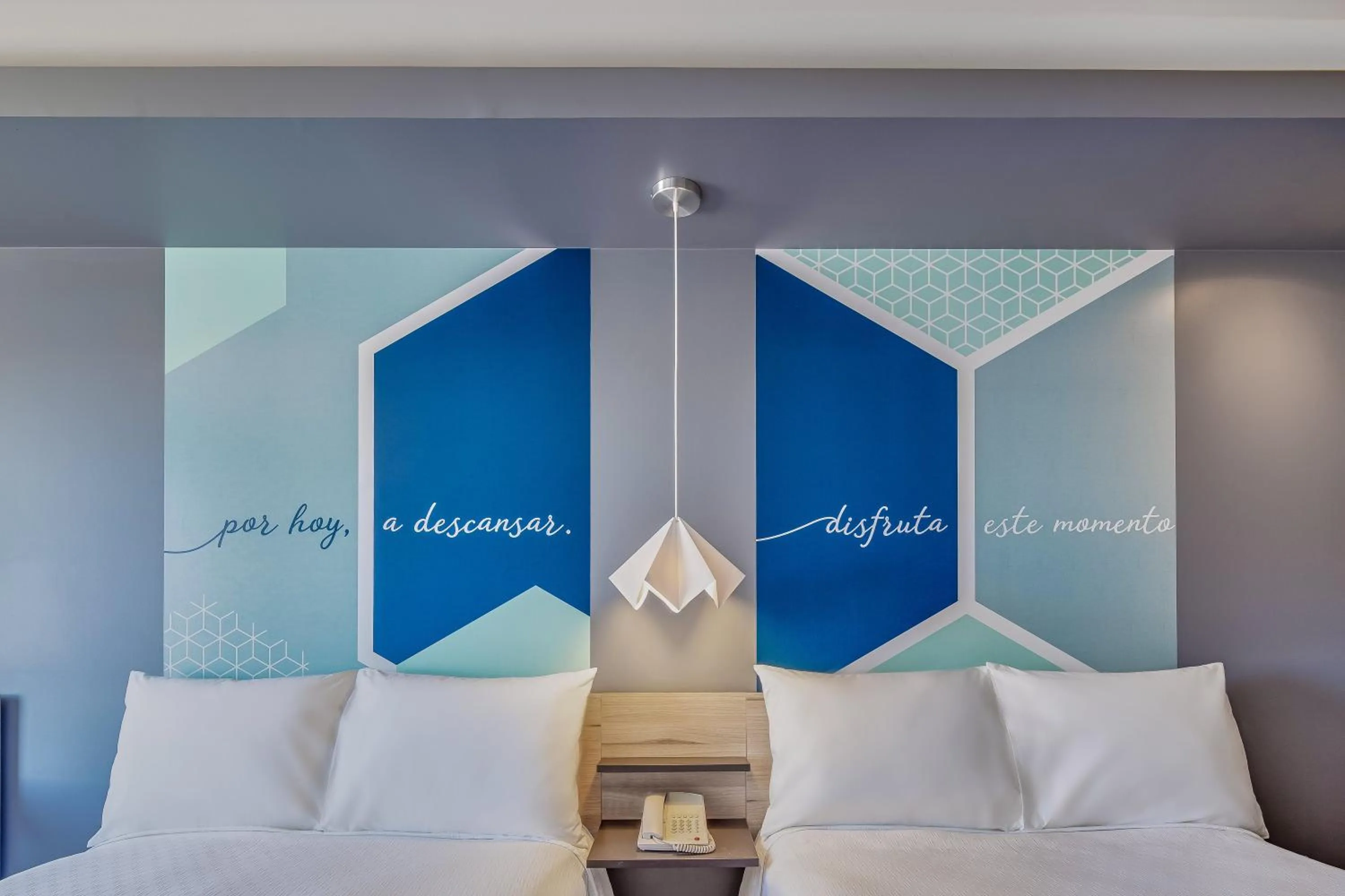 Photo of the whole room, Bed in One Chihuahua Norte