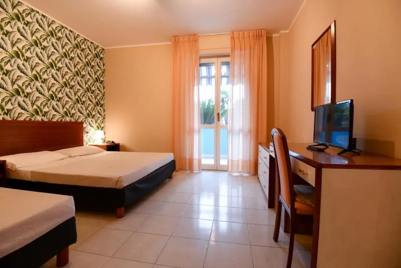 Bedroom, Bed in Hotel Riva Etrusca