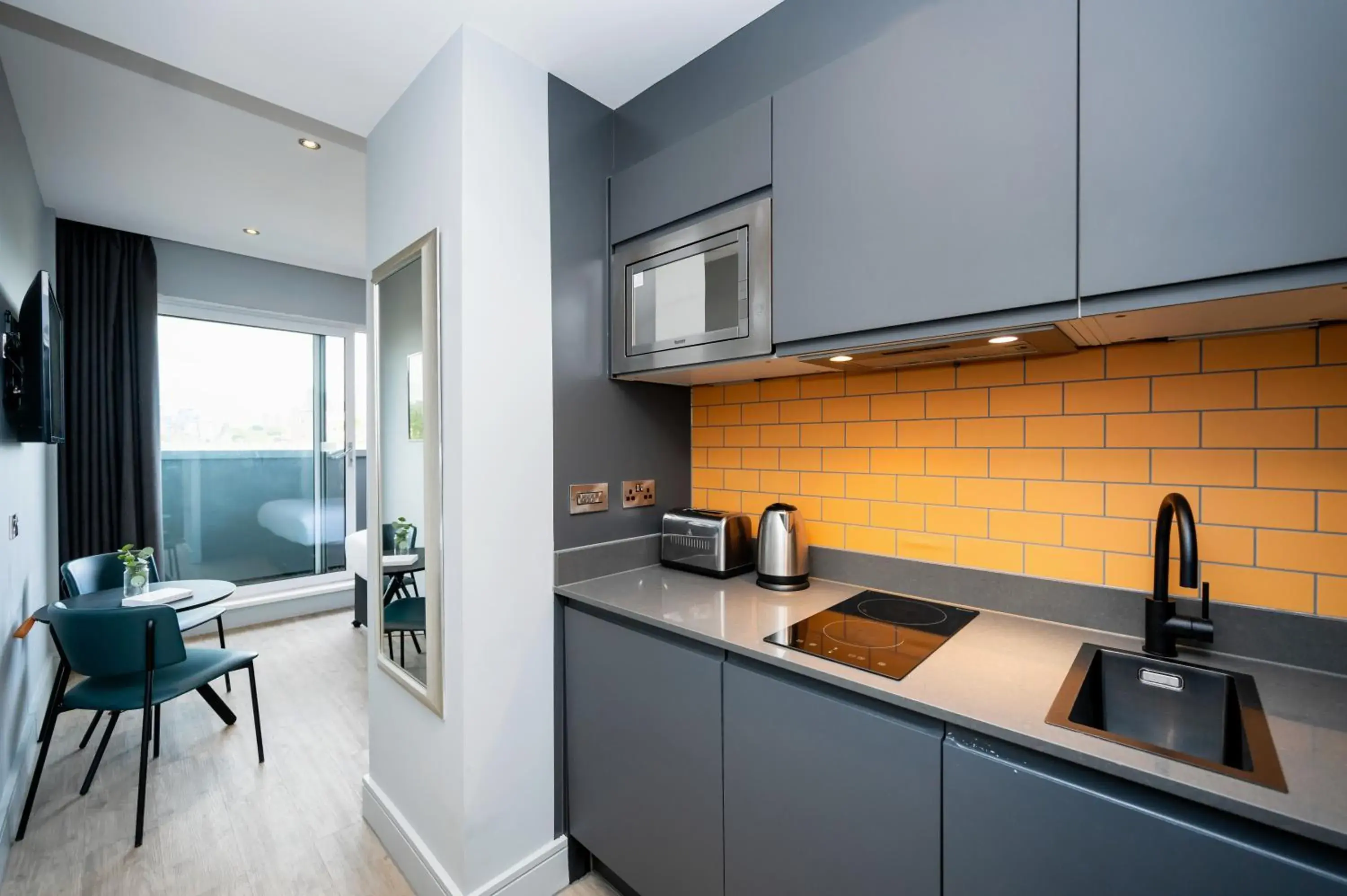 Kitchen or kitchenette in Staycity Aparthotels London Greenwich High Road Kitchen or kitchenette in Staycity Aparthotels London Greenwich High Road