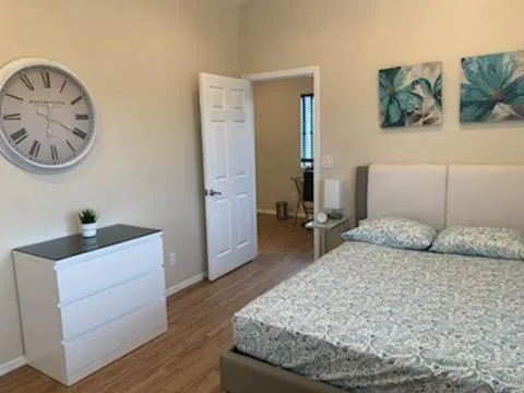 Bed in Corporate Manor